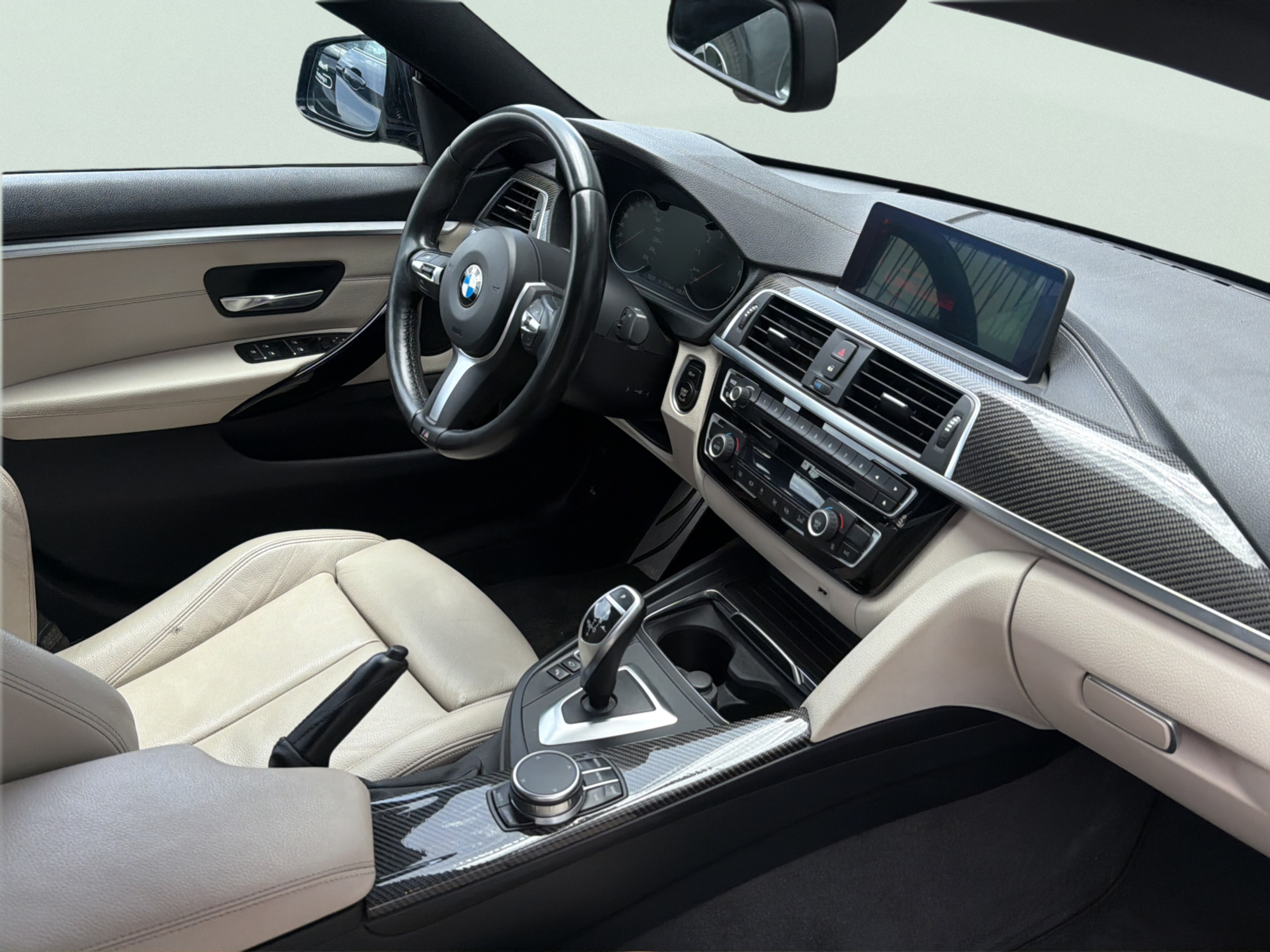 Renting BMW Serie 4 420i Gran Coupe 135 kW (184 CV) 5