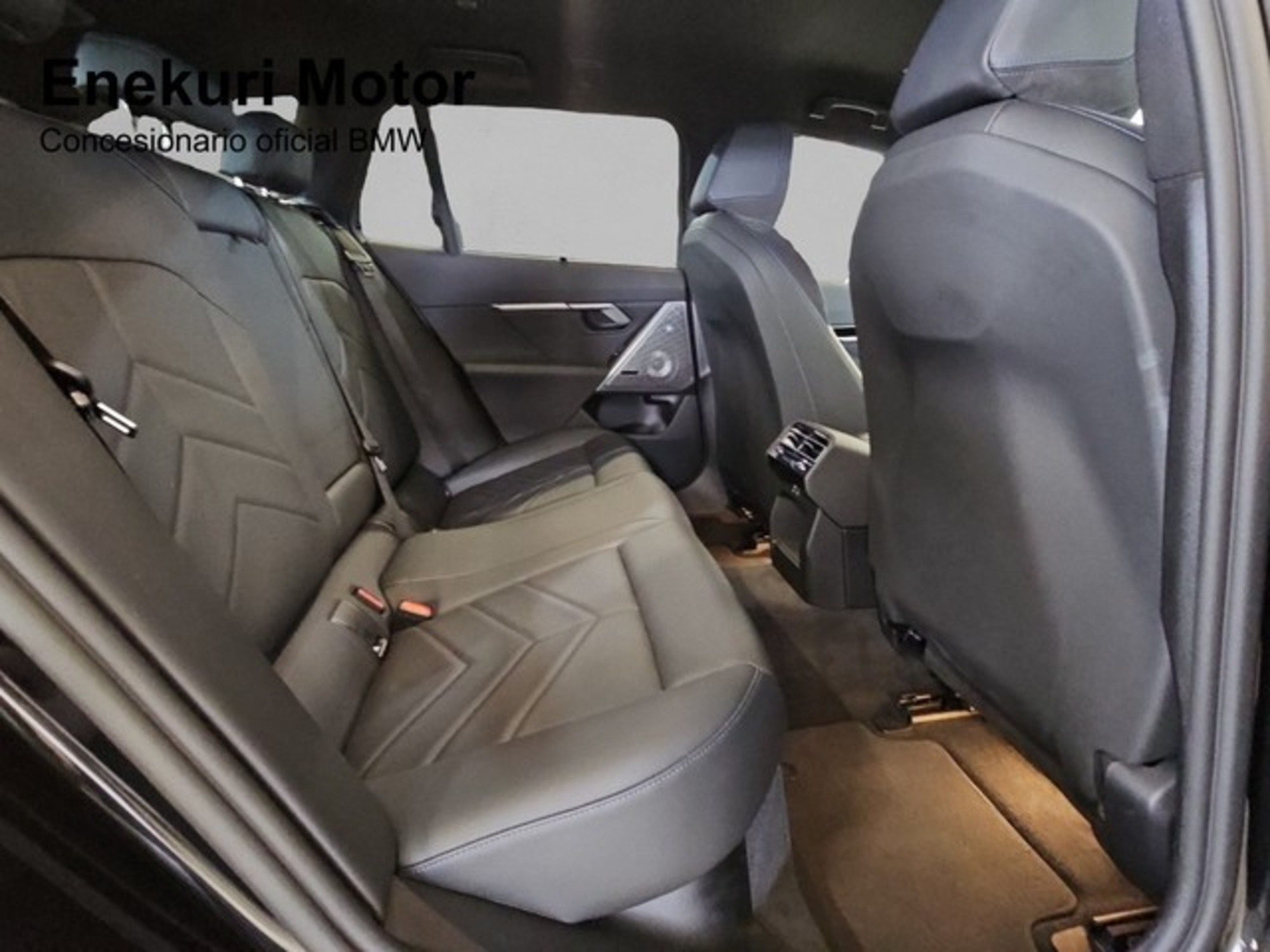 Renting BMW Serie 5 520d xDrive Touring 145 kW (197 CV) 1