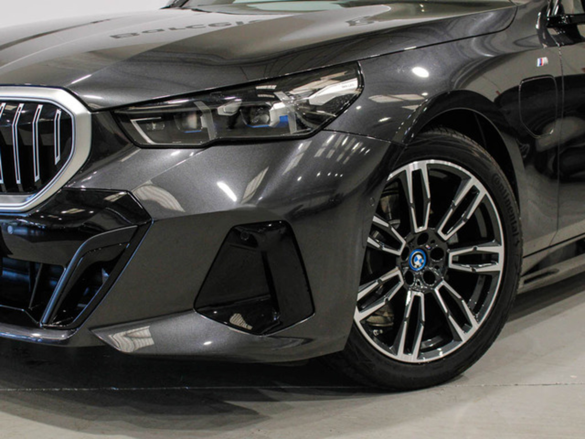 Renting BMW Serie 5 530e 220 kW (299 CV) 1 1