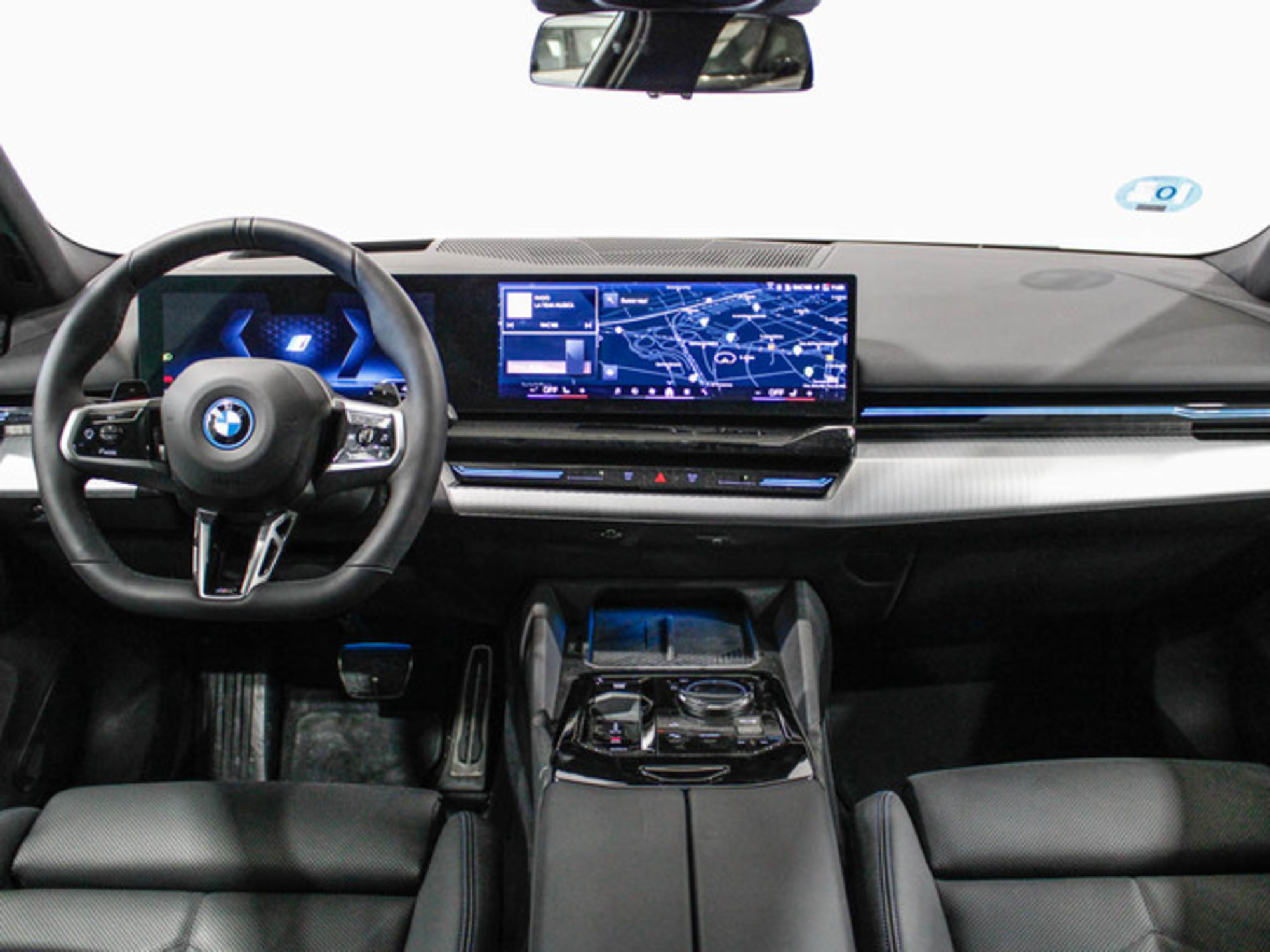 Renting BMW Serie 5 530e 220 kW (299 CV) 1 1
