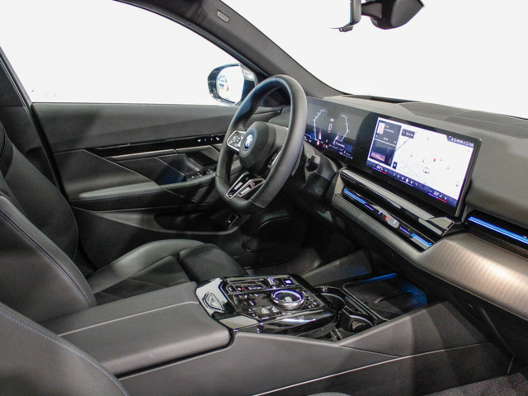 Renting BMW Serie 5 530e 220 kW (299 CV) 1 1