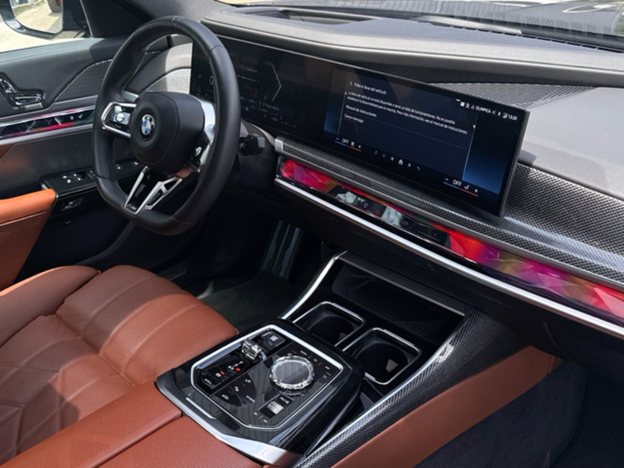 Renting BMW Serie 7 740d xDrive 220 kW (299 CV) 5