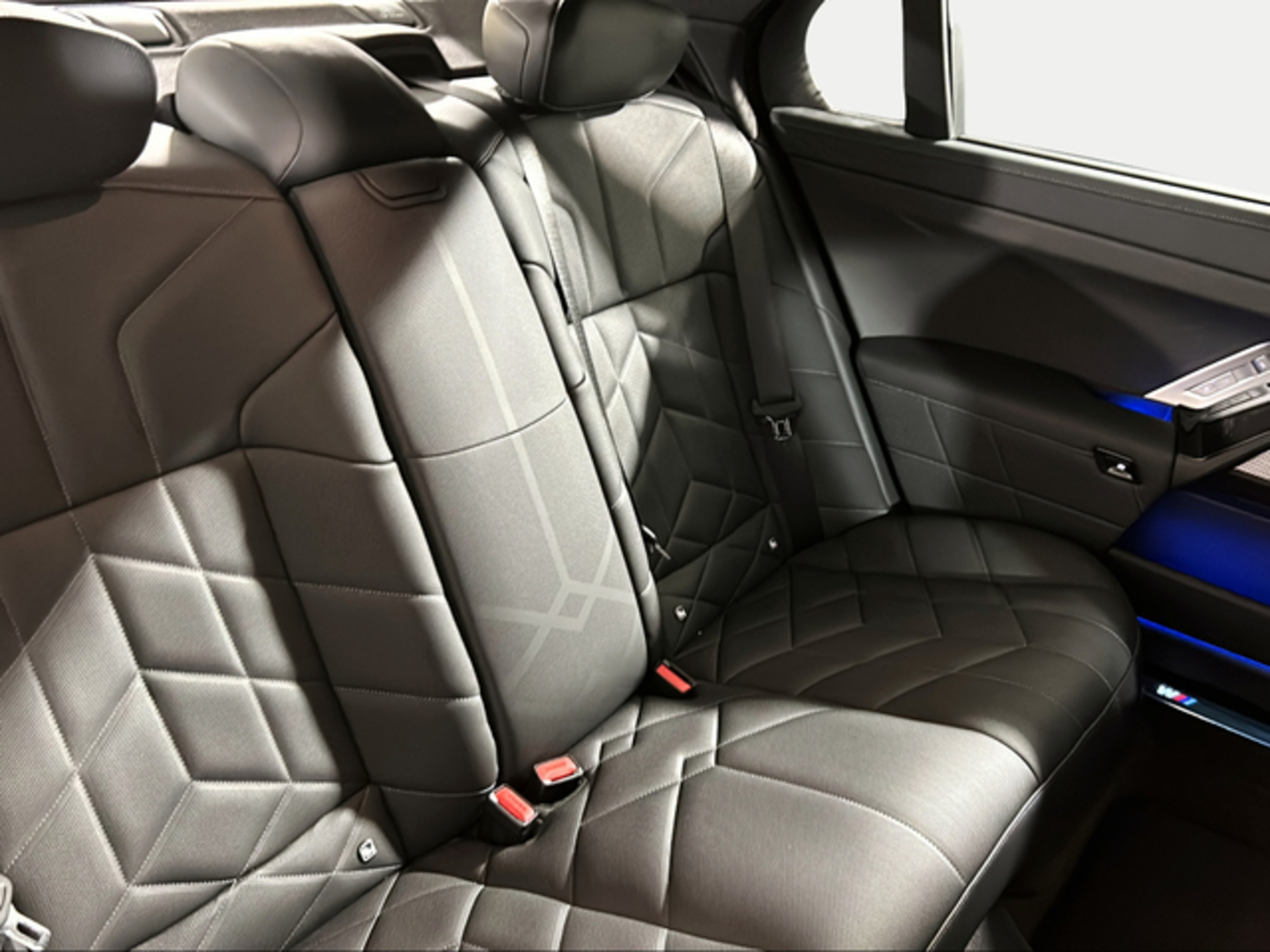 Renting BMW Serie 7 740d xDrive 220 kW (299 CV) 5 1