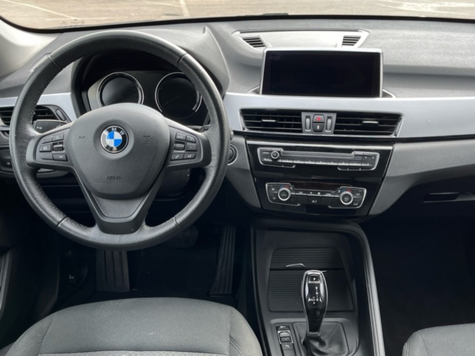 Renting BMW X1 sDrive18d 110 kW (150 CV) 1 19