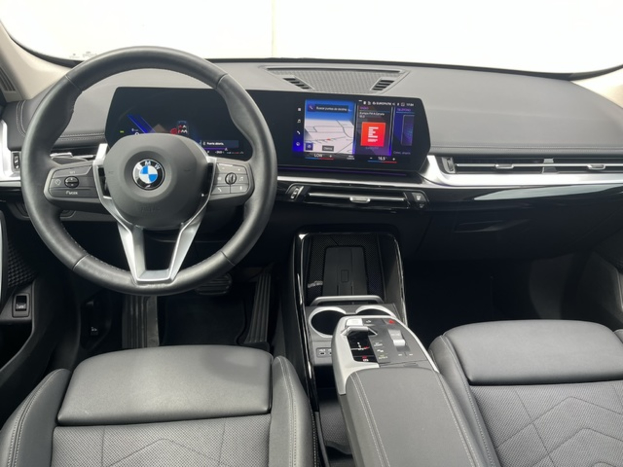 Renting BMW X1 sDrive18i 100 kW (136 CV) 2