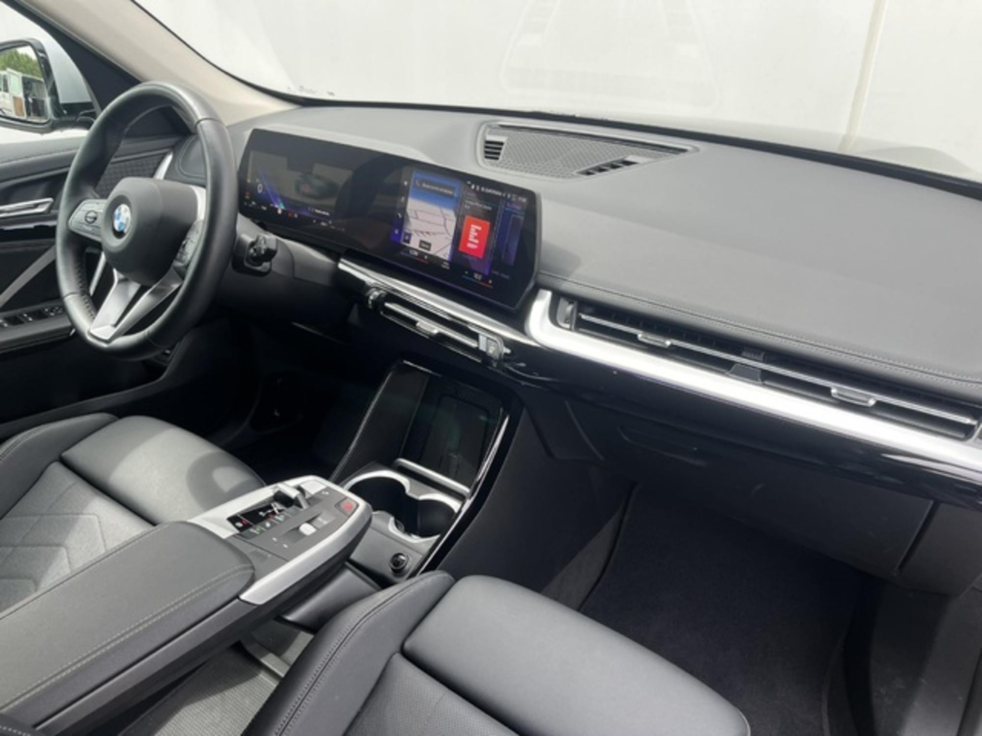 Renting BMW X1 sDrive18i 100 kW (136 CV) 2