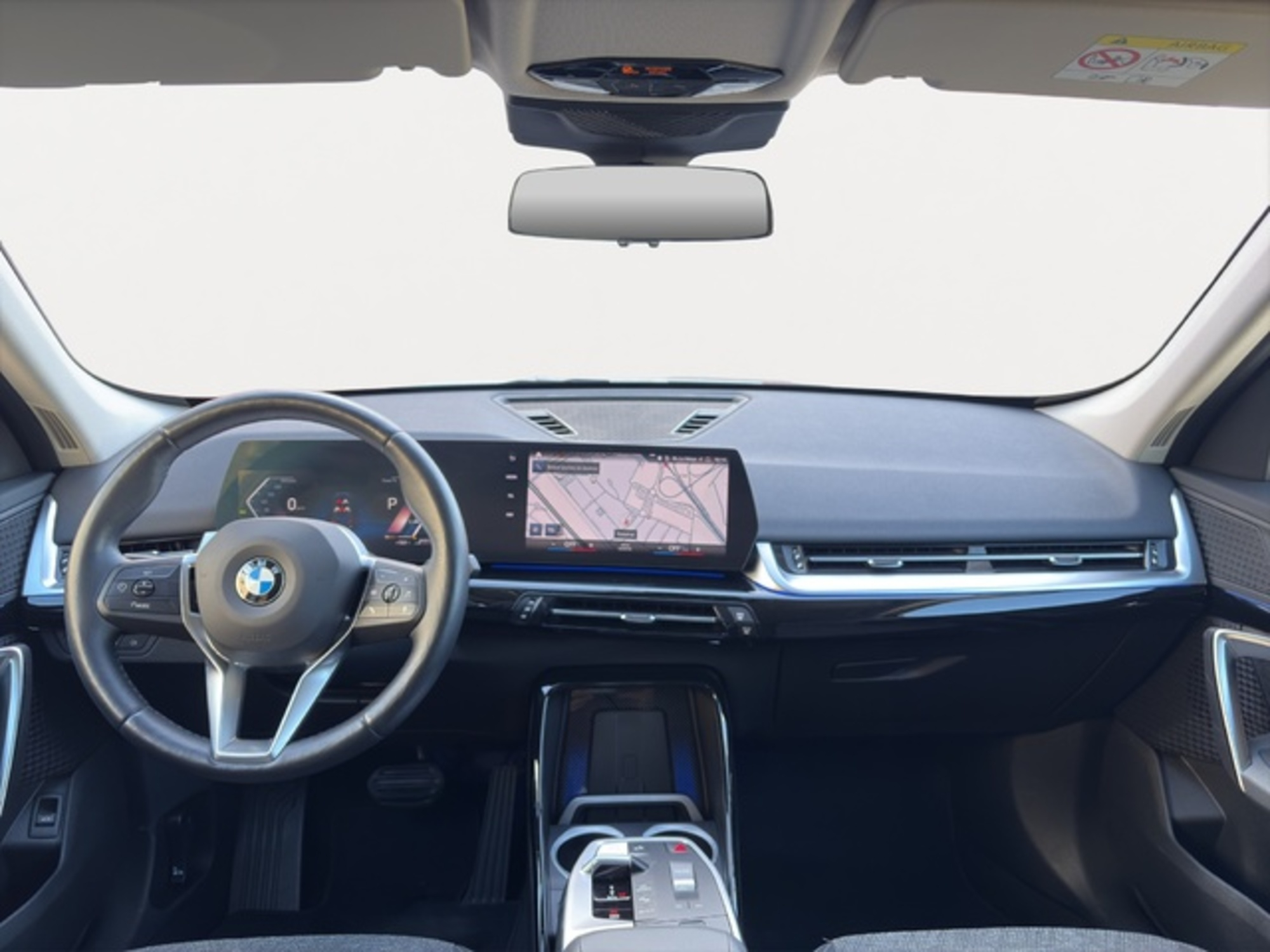 Renting BMW X1 sDrive18i 100 kW (136 CV) 2 1
