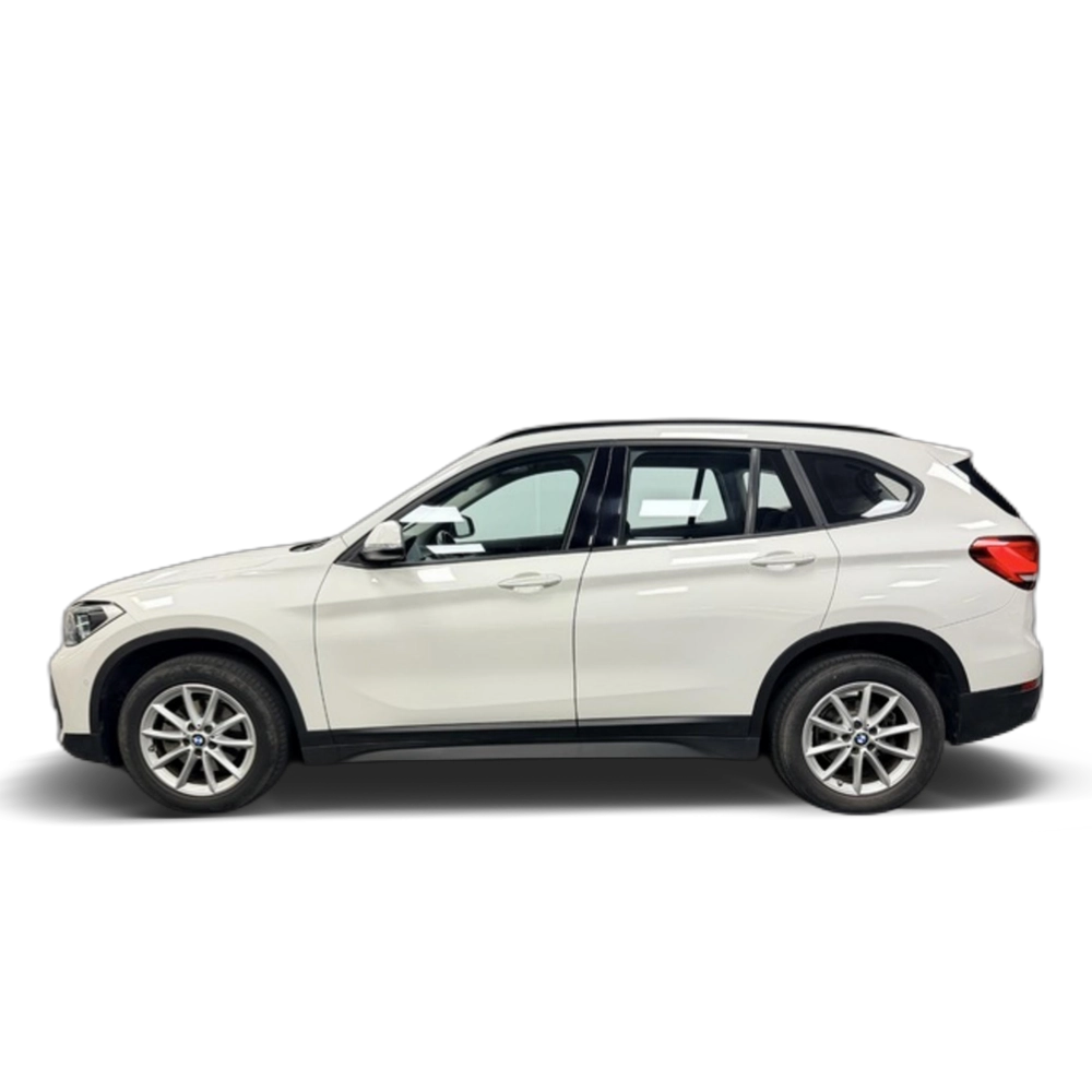 Renting BMW X1 sDrive18i 103 kW (140 CV) 1