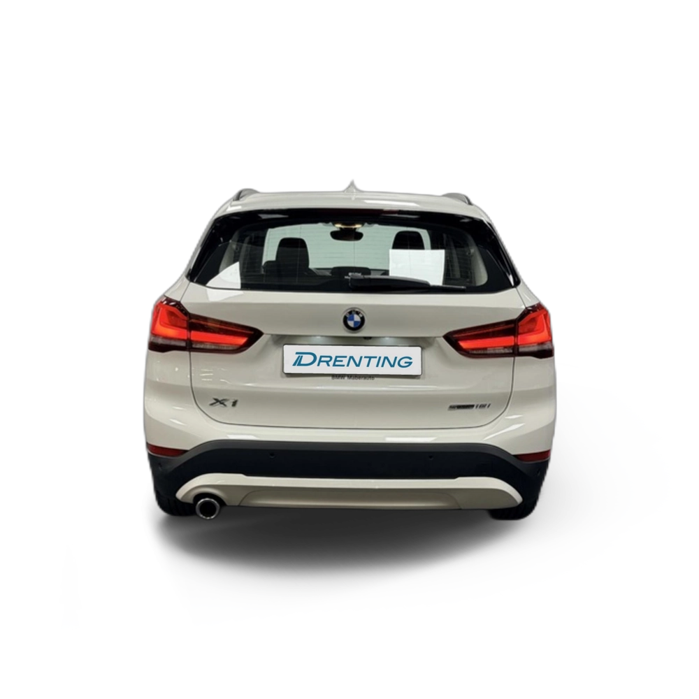 Renting BMW X1 sDrive18i 103 kW (140 CV) 1