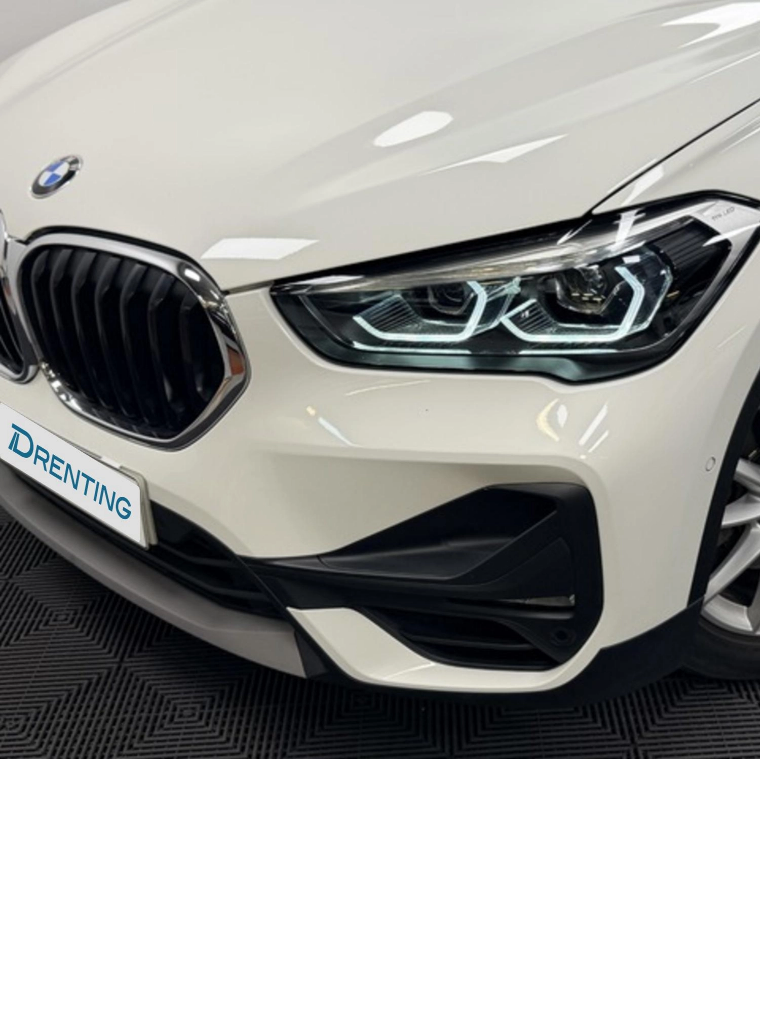 Renting BMW X1 sDrive18i 103 kW (140 CV) 1