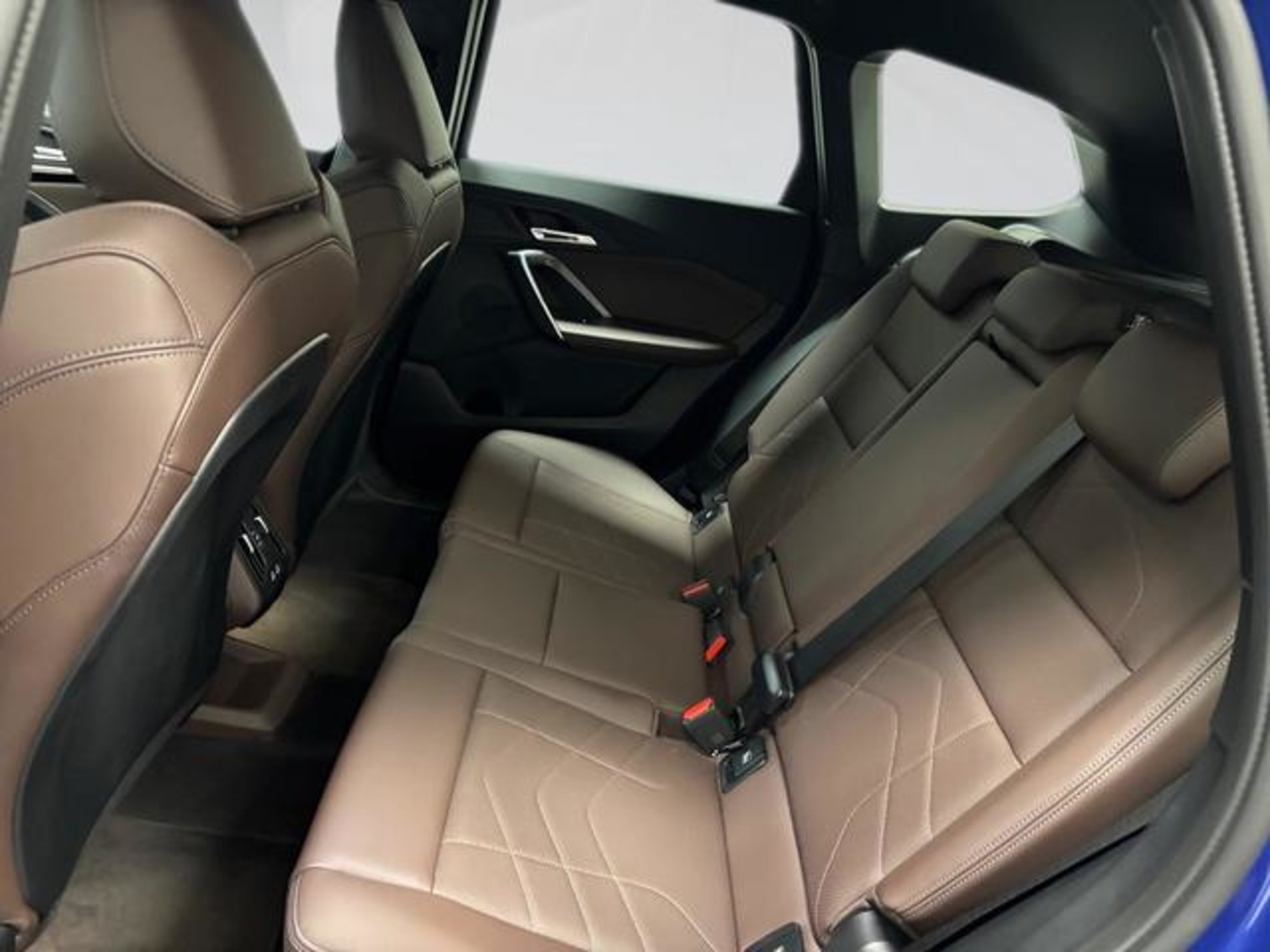 Renting BMW X1 sDrive20d 120 kW (163 CV) 37