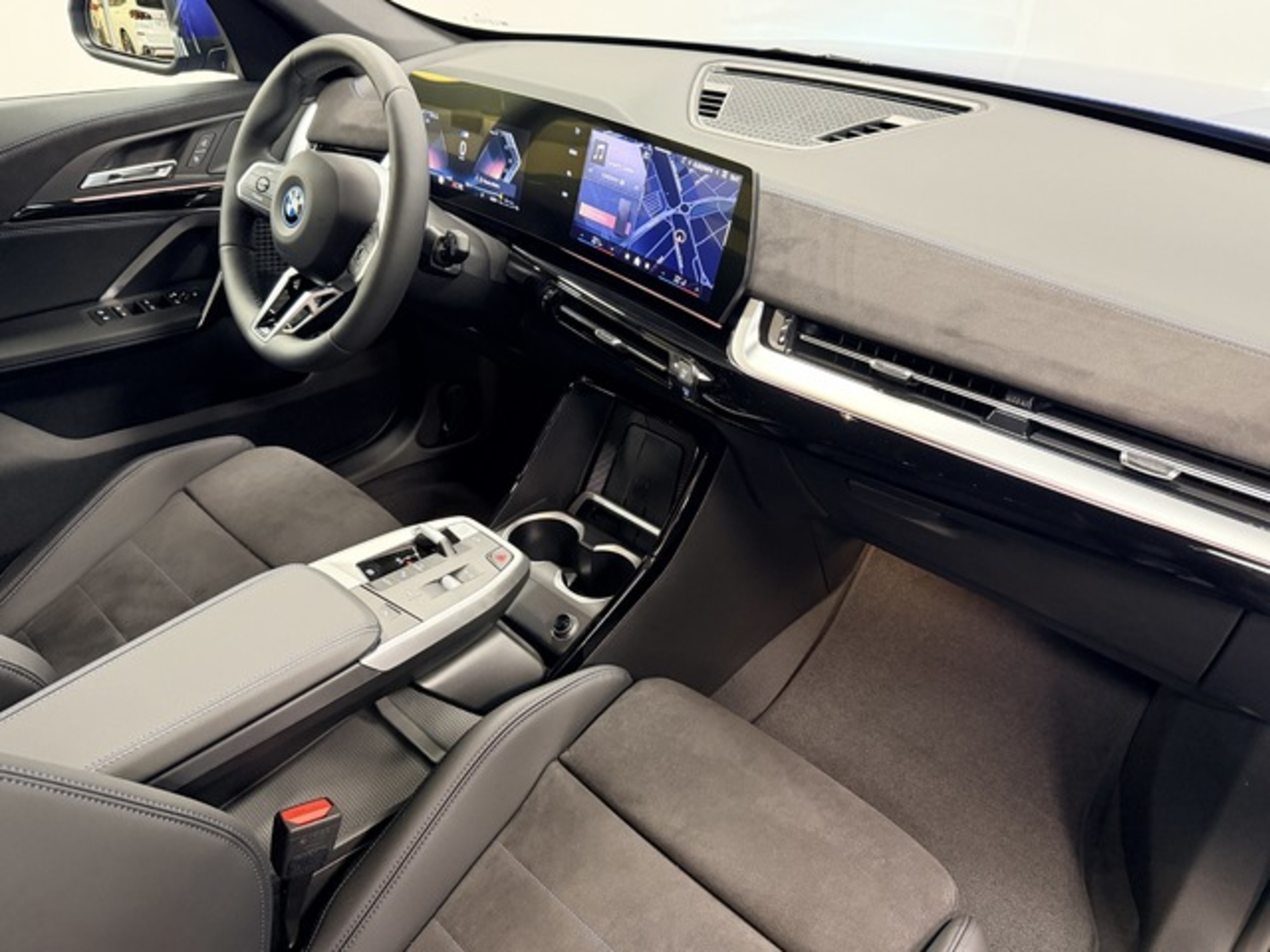Renting BMW X1 xDrive25e 180 kW (245 CV) 2 10