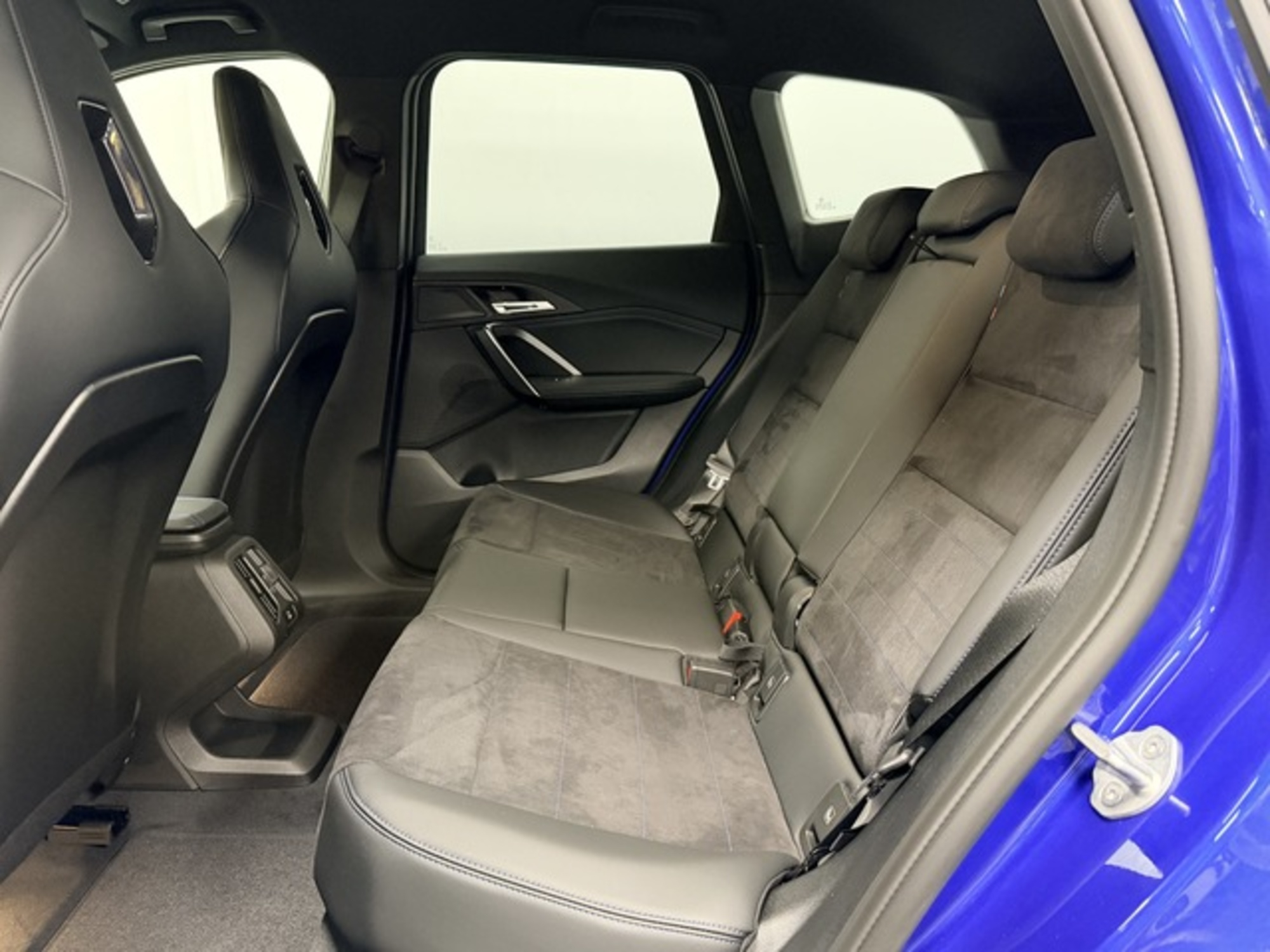 Renting BMW X1 xDrive25e 180 kW (245 CV) 2 10