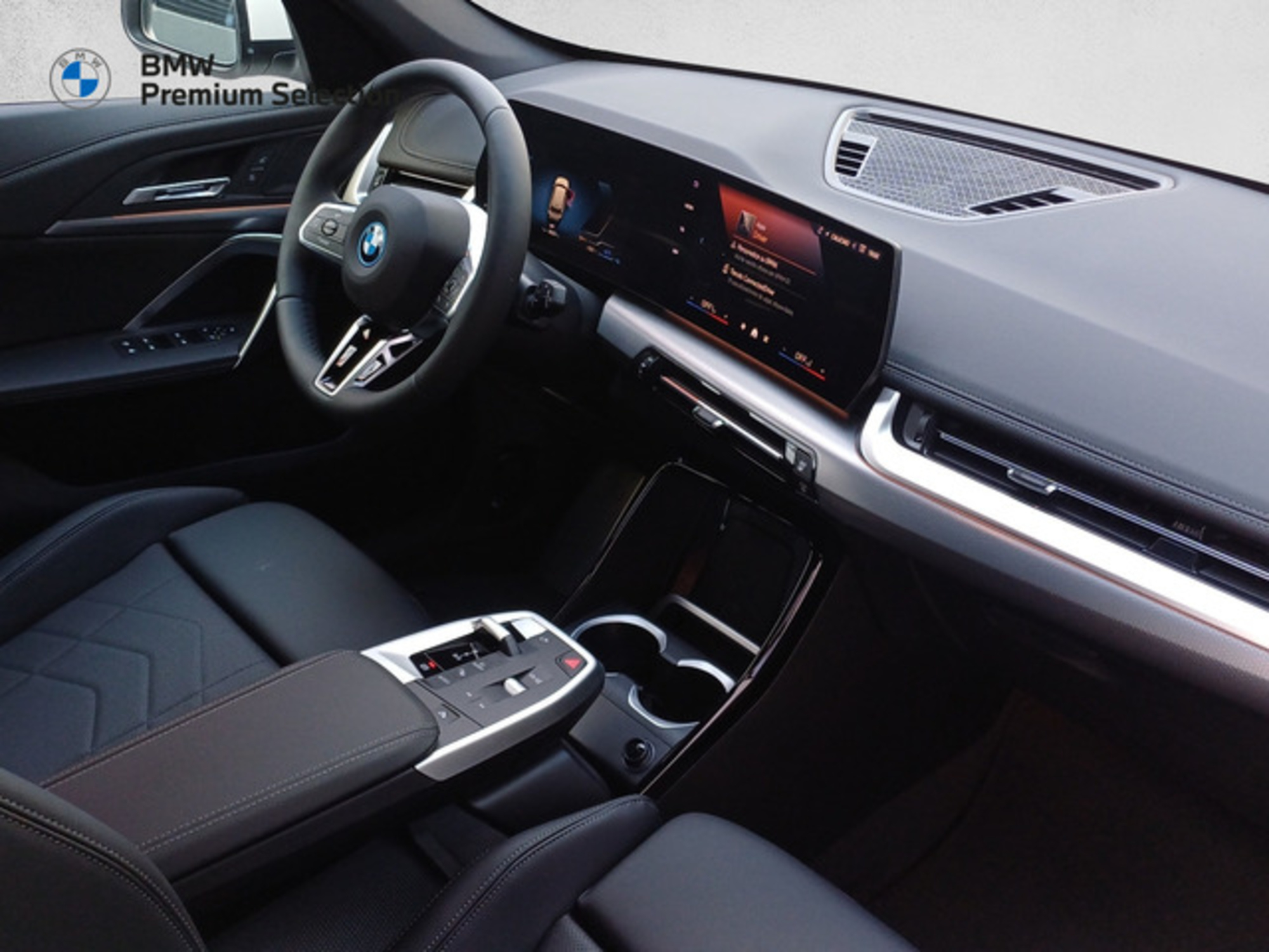 Renting BMW X1 xDrive25e 180 kW (245 CV) 2 15