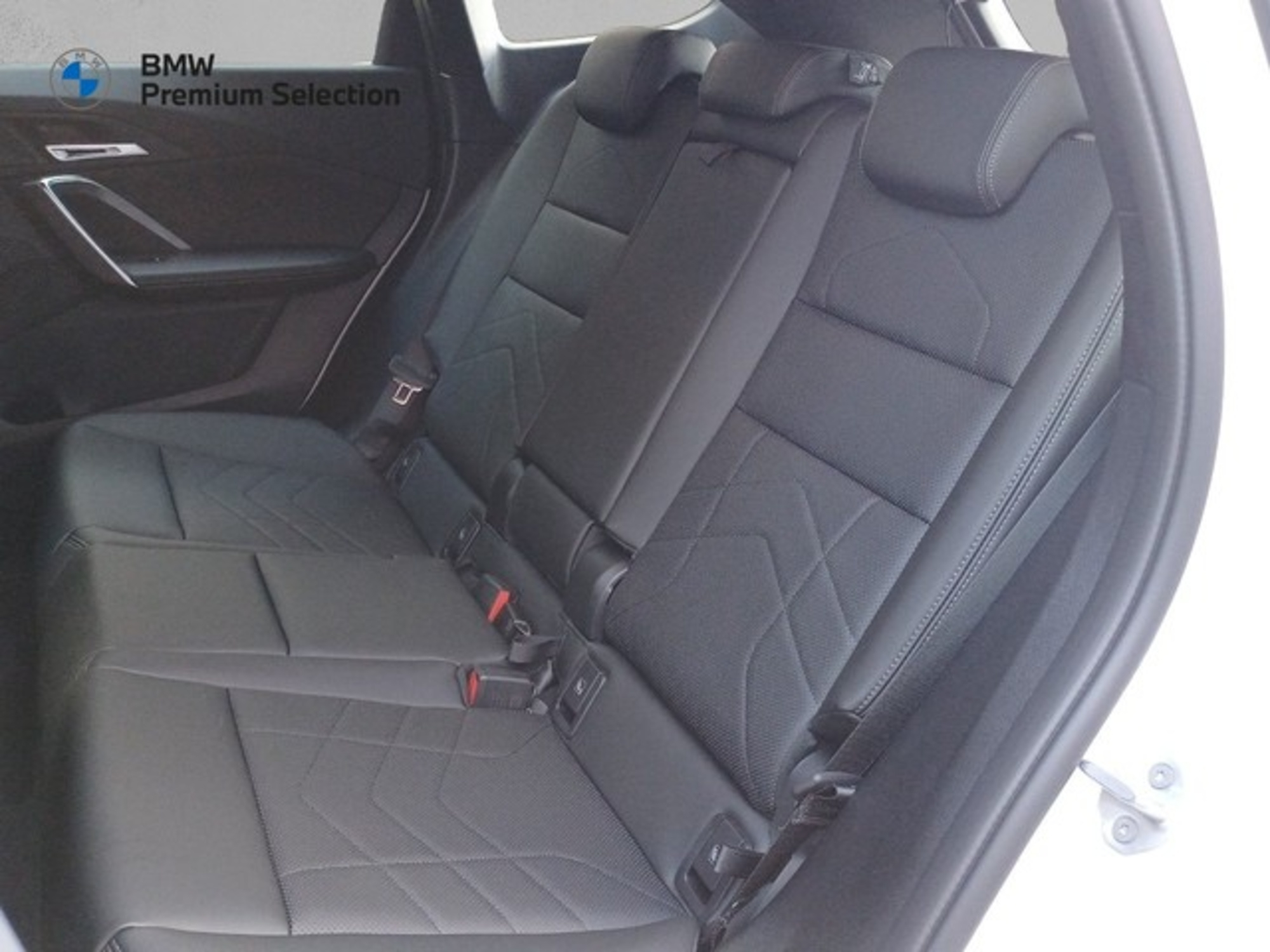 Renting BMW X1 xDrive25e 180 kW (245 CV) 2 15