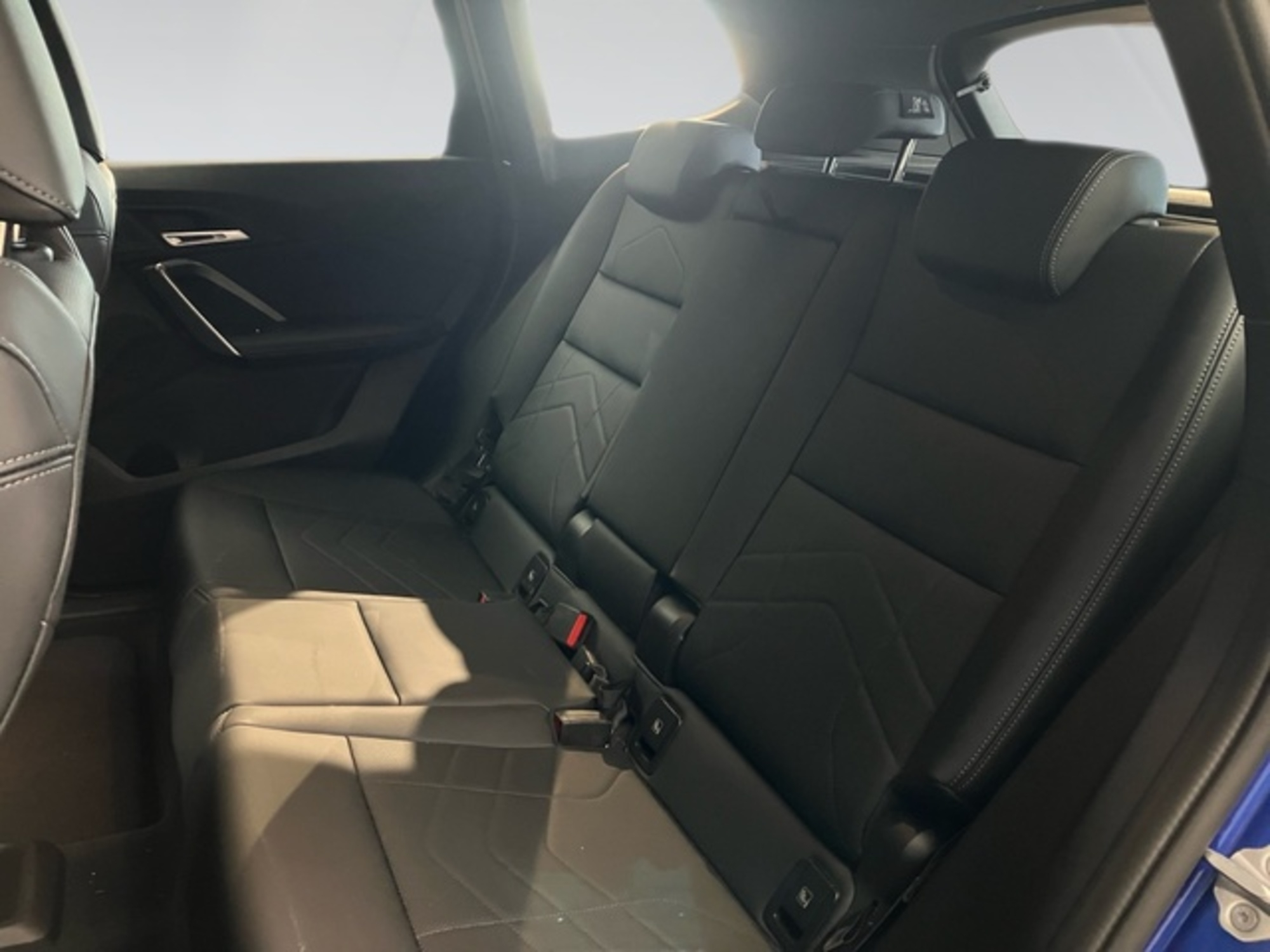 Renting BMW X1 xDrive25e 180 kW (245 CV) 2 24
