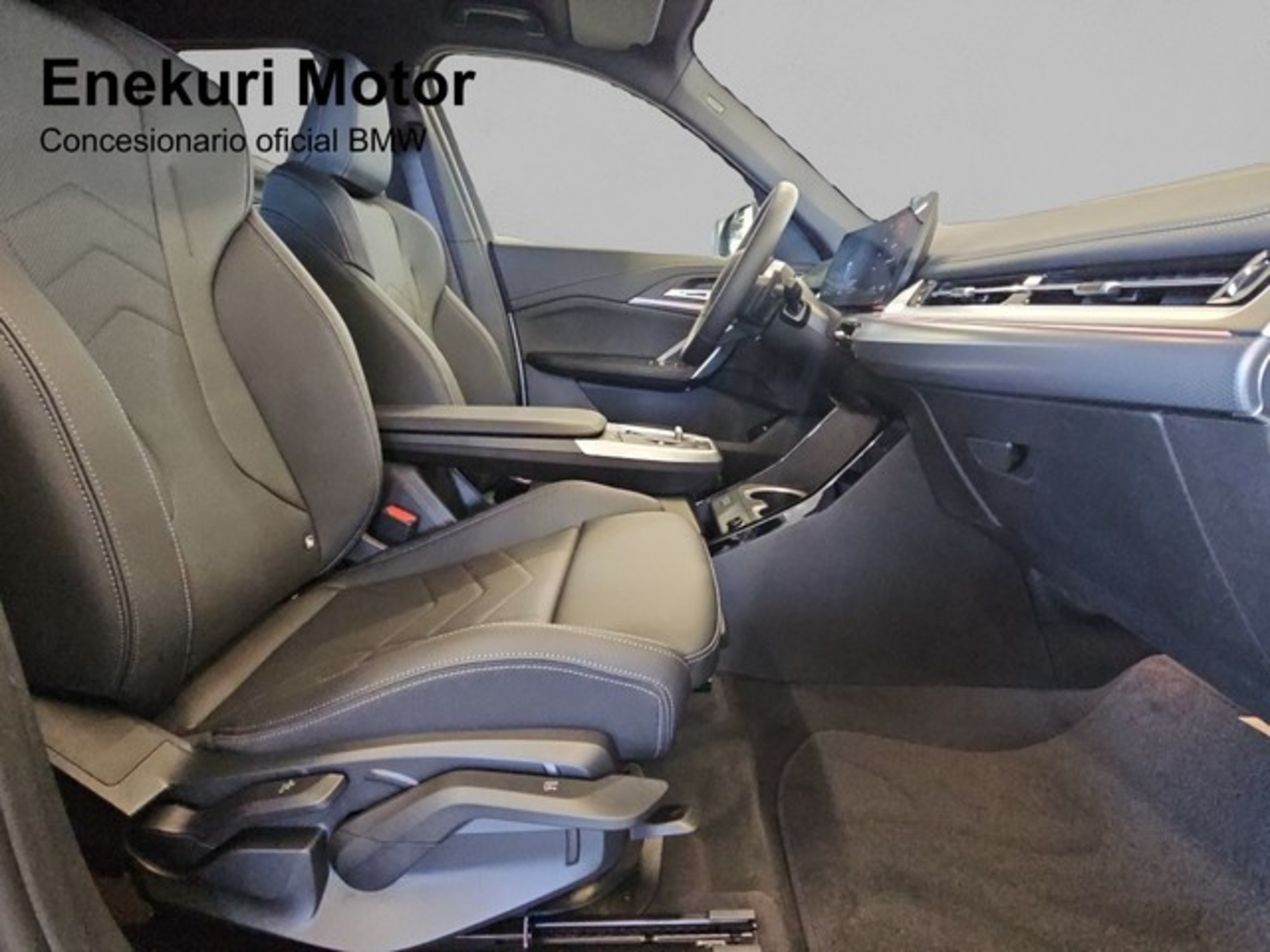 Renting BMW X1 xDrive25e 180 kW (245 CV) 2 37