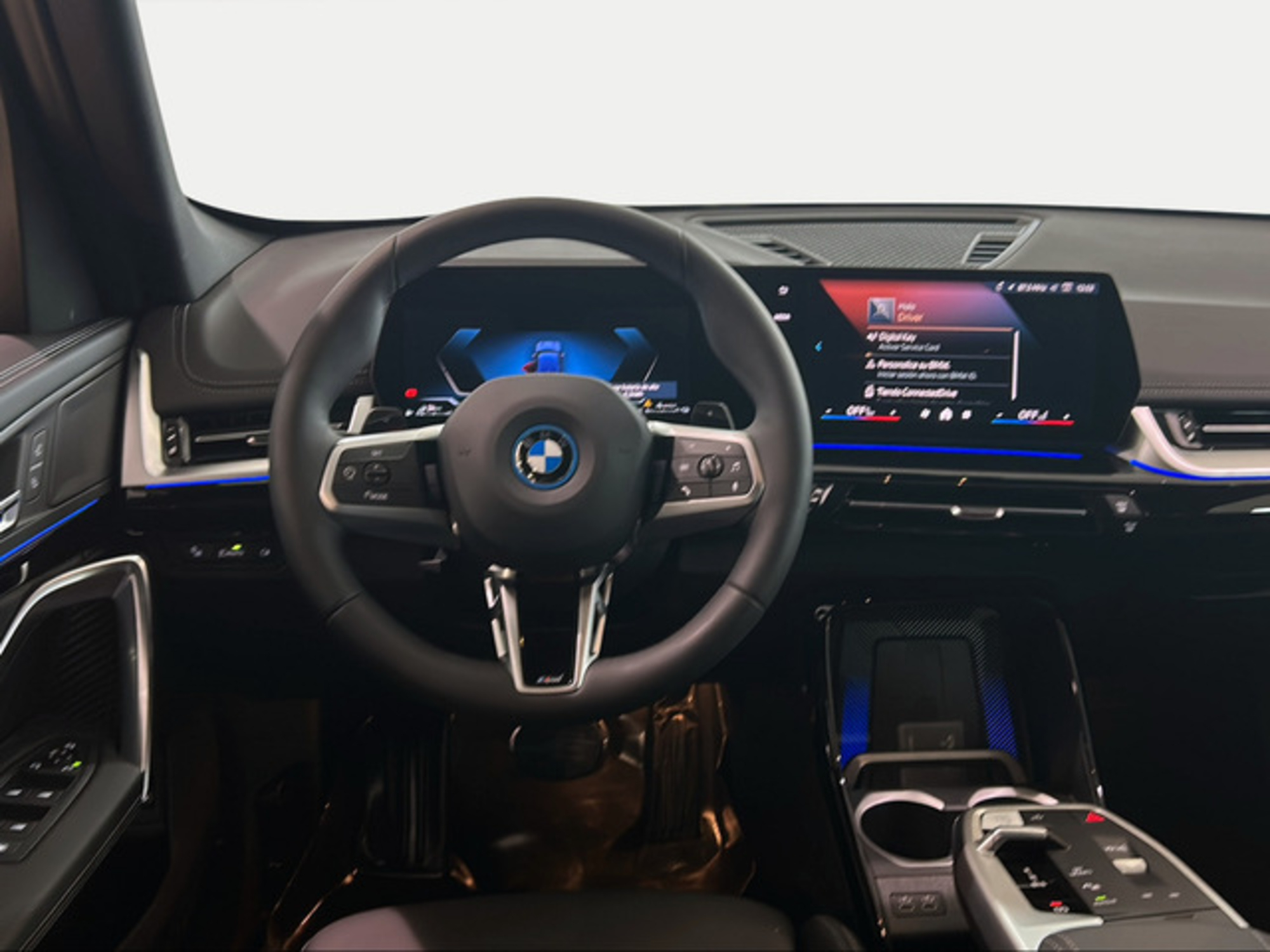Renting BMW X1 xDrive25e 180 kW (245 CV) 2 39