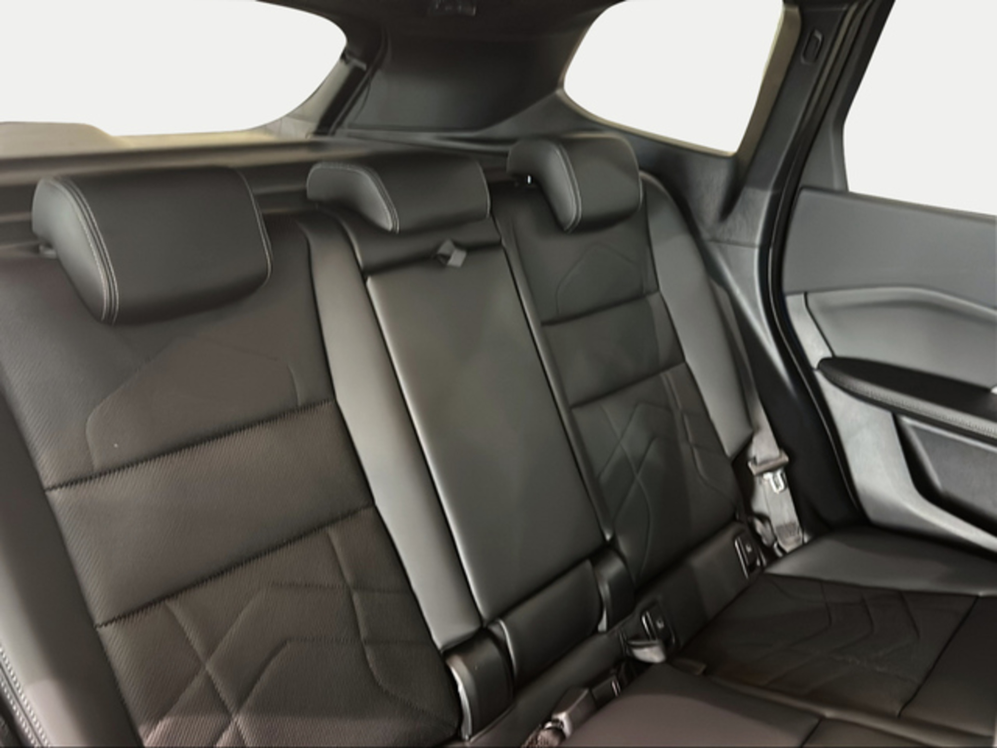 Renting BMW X1 xDrive25e 180 kW (245 CV) 2 39