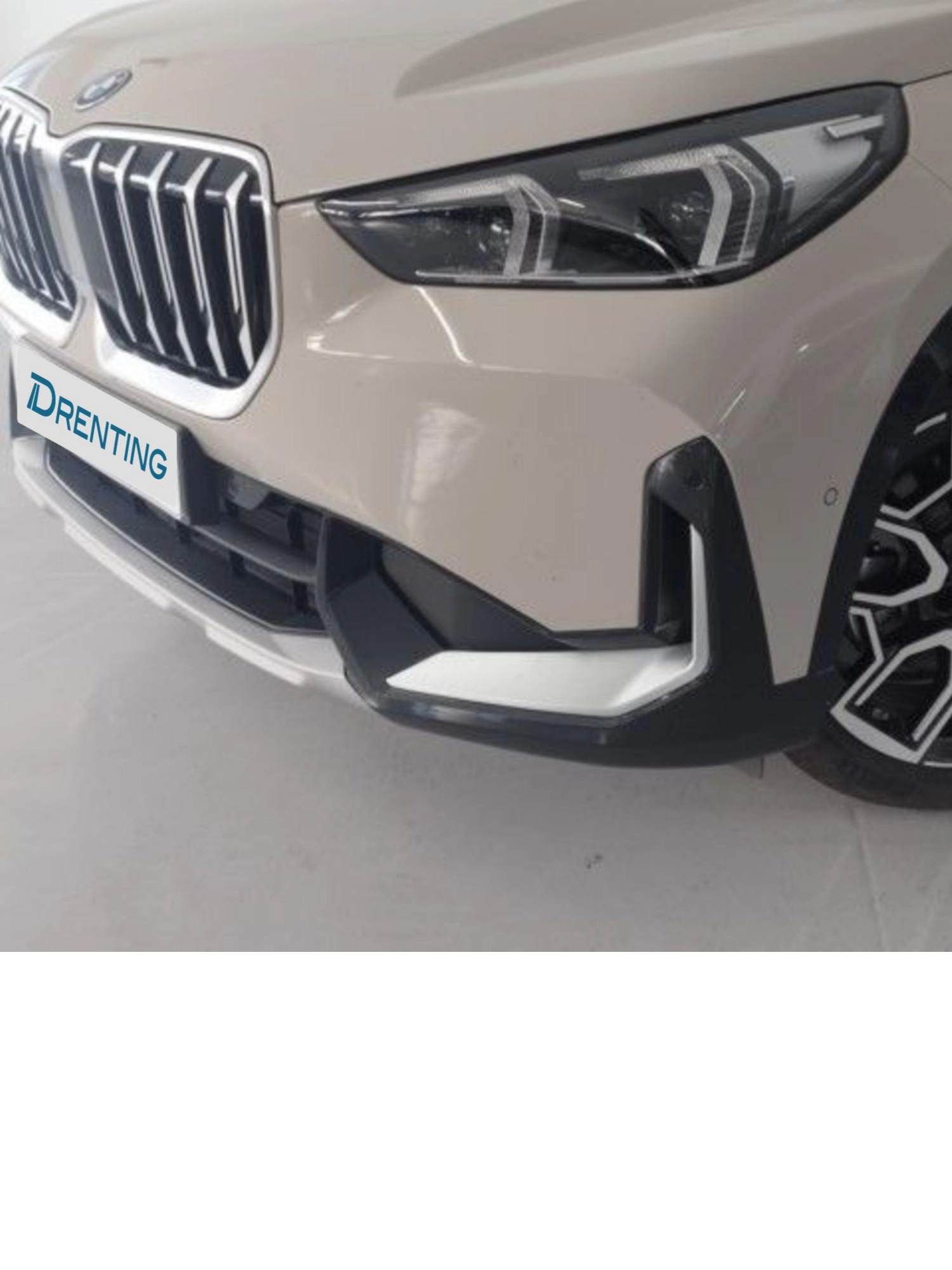 Renting BMW X1 xDrive25e 180 kW (245 CV) 6 10