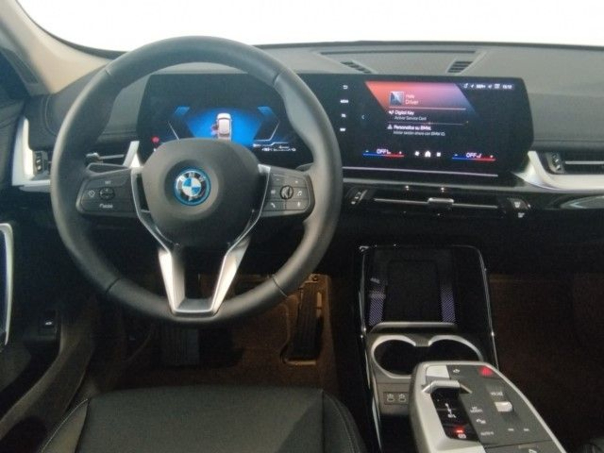 Renting BMW X1 xDrive25e 180 kW (245 CV) 6 10