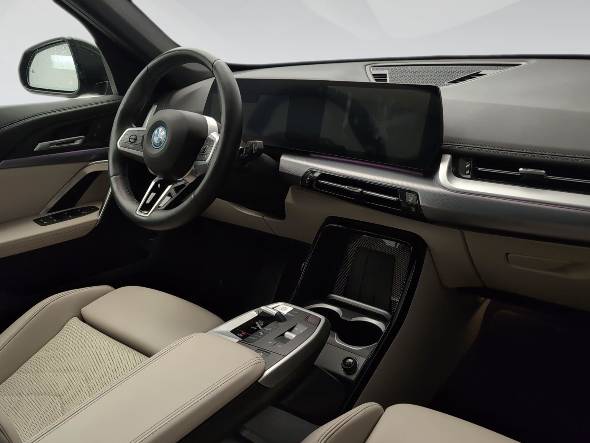 Renting BMW X1 xDrive30e 240 kW (326 CV) 6
