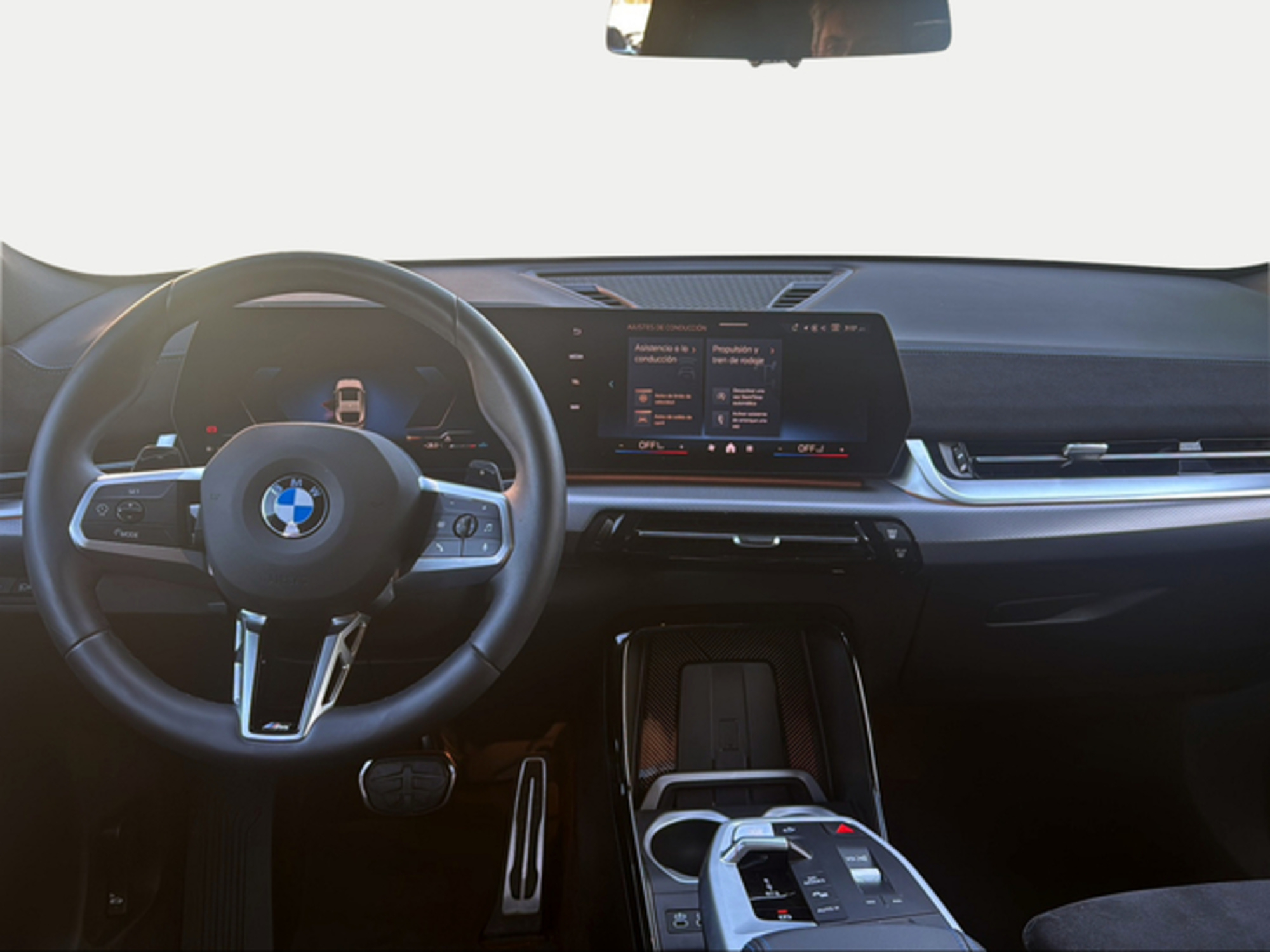 Renting BMW X2 sDrive18d 110 kW (150 CV) 11