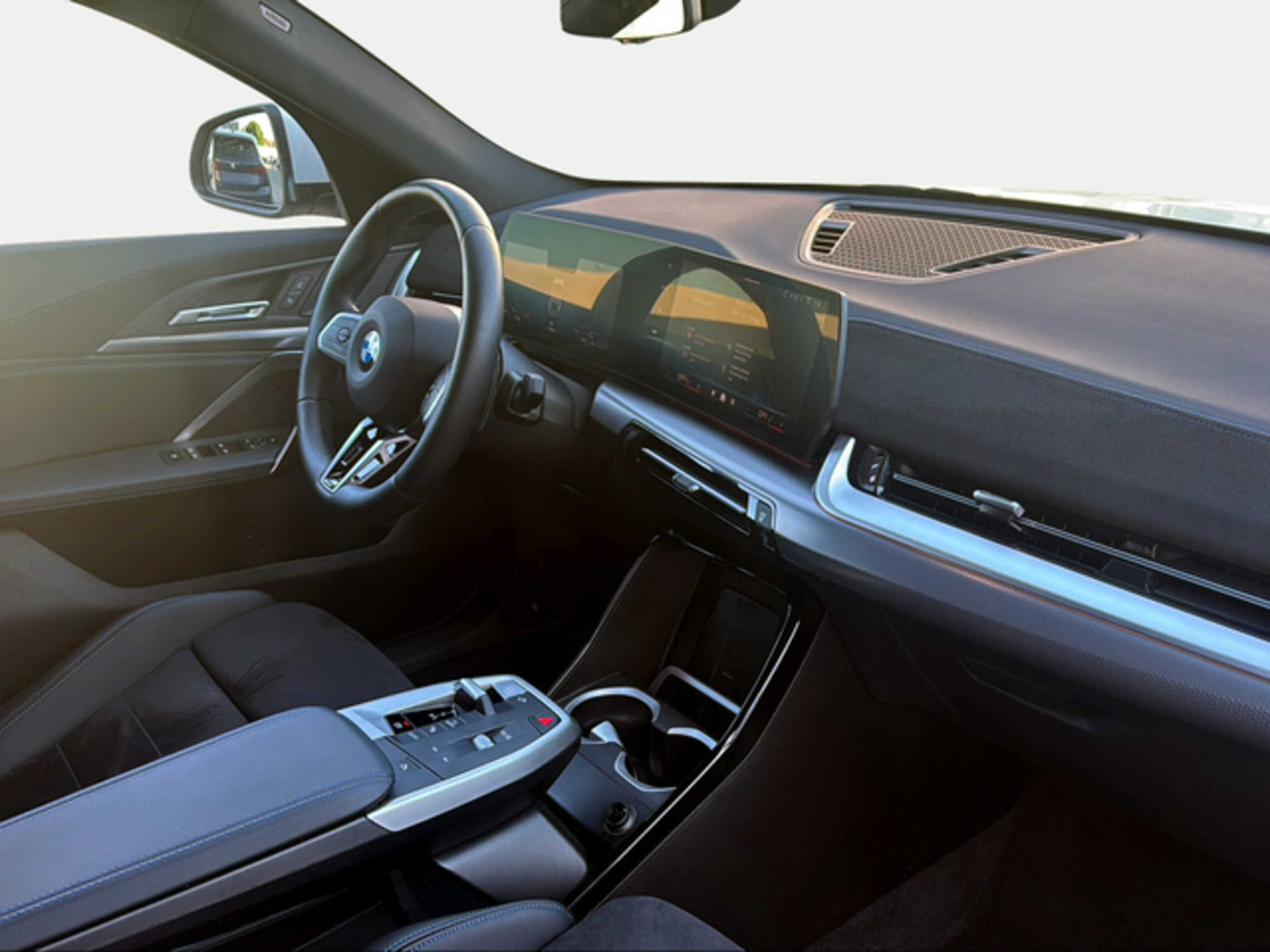 Renting BMW X2 sDrive18d 110 kW (150 CV) 11