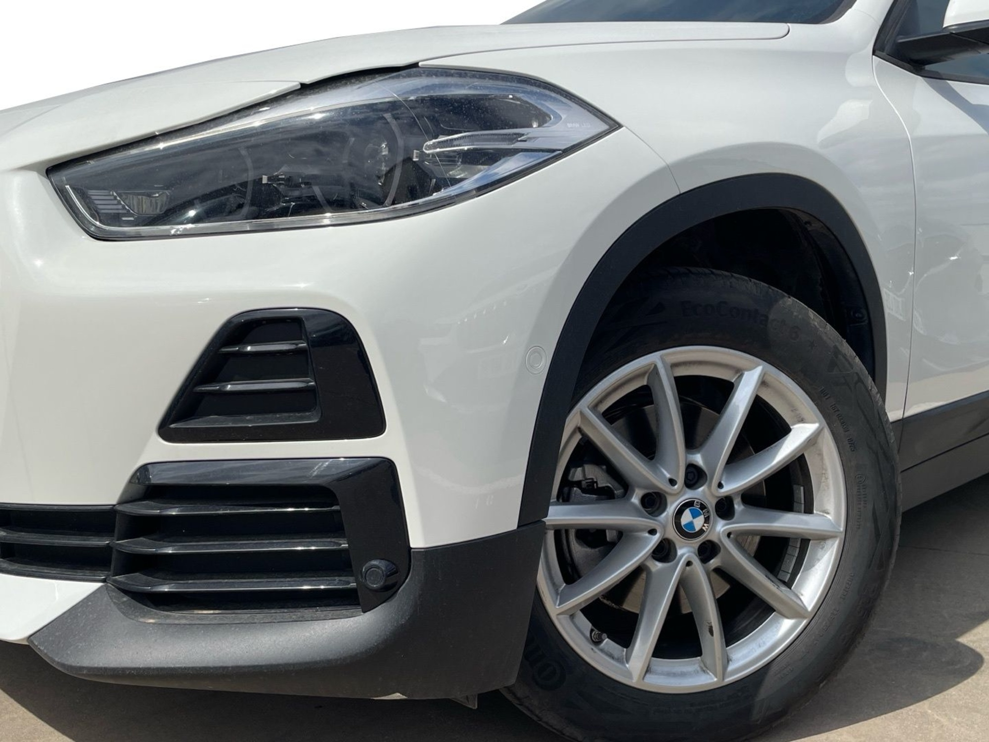 Renting BMW X2 sDrive18d Business 110 kW (150 CV) 6