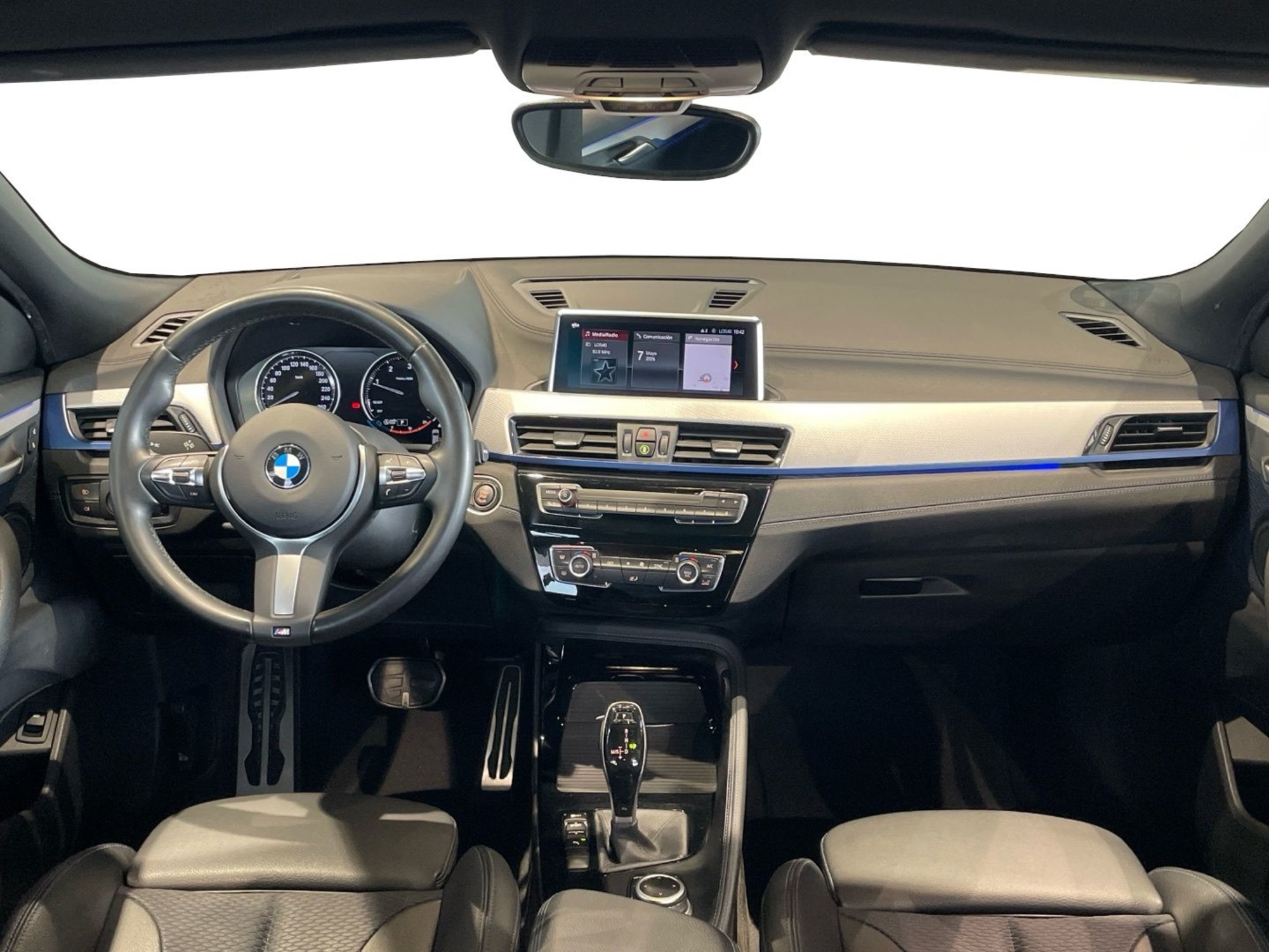 Renting BMW X2 sDrive18d Business 110 kW (150 CV) 8