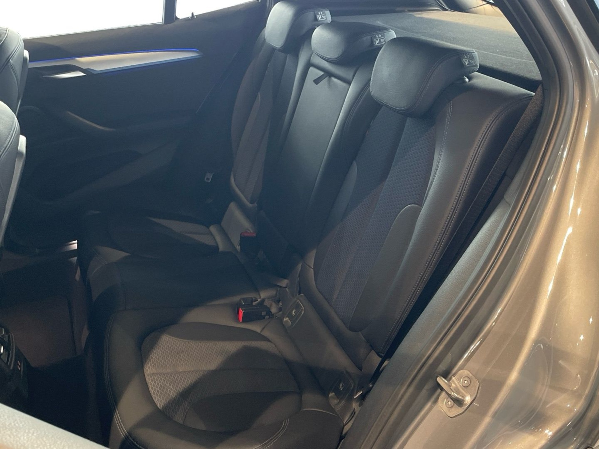 Renting BMW X2 sDrive18d Business 110 kW (150 CV) 8