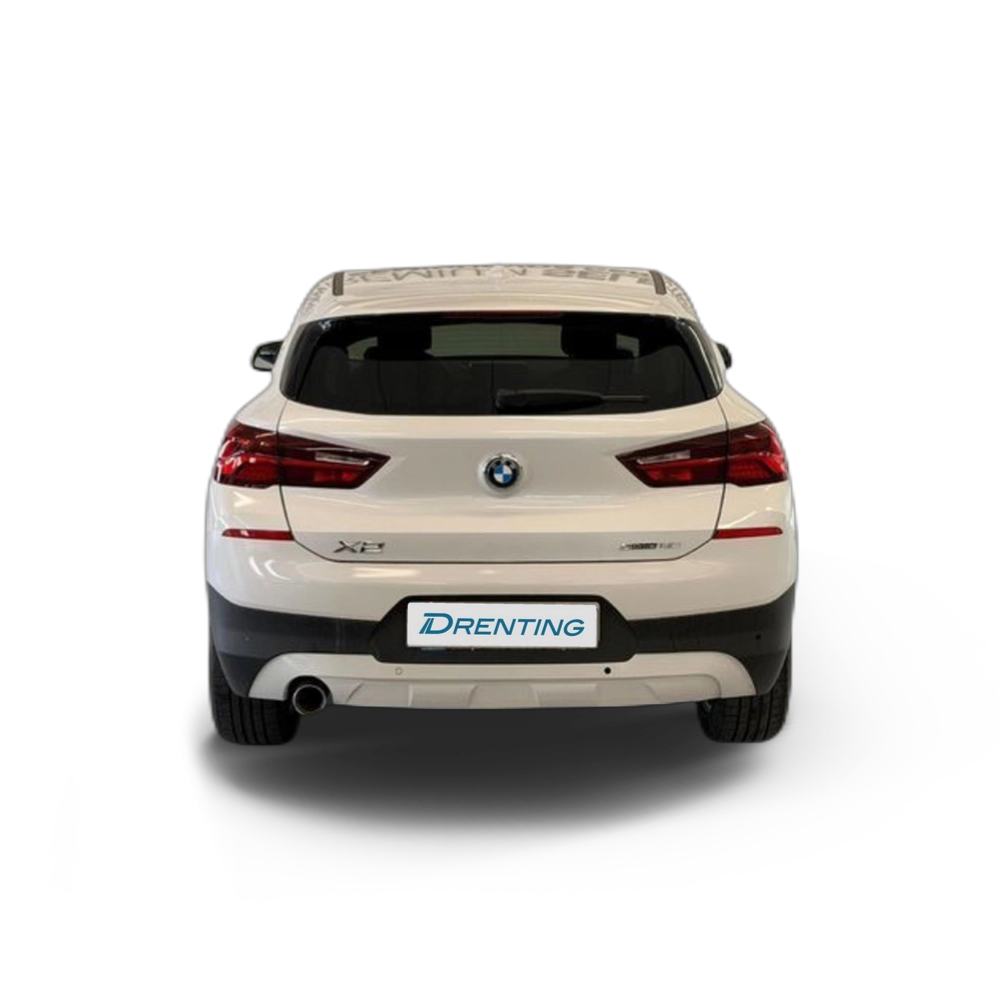Renting BMW X2 sDrive18i 103 kW (140 CV) 2 4