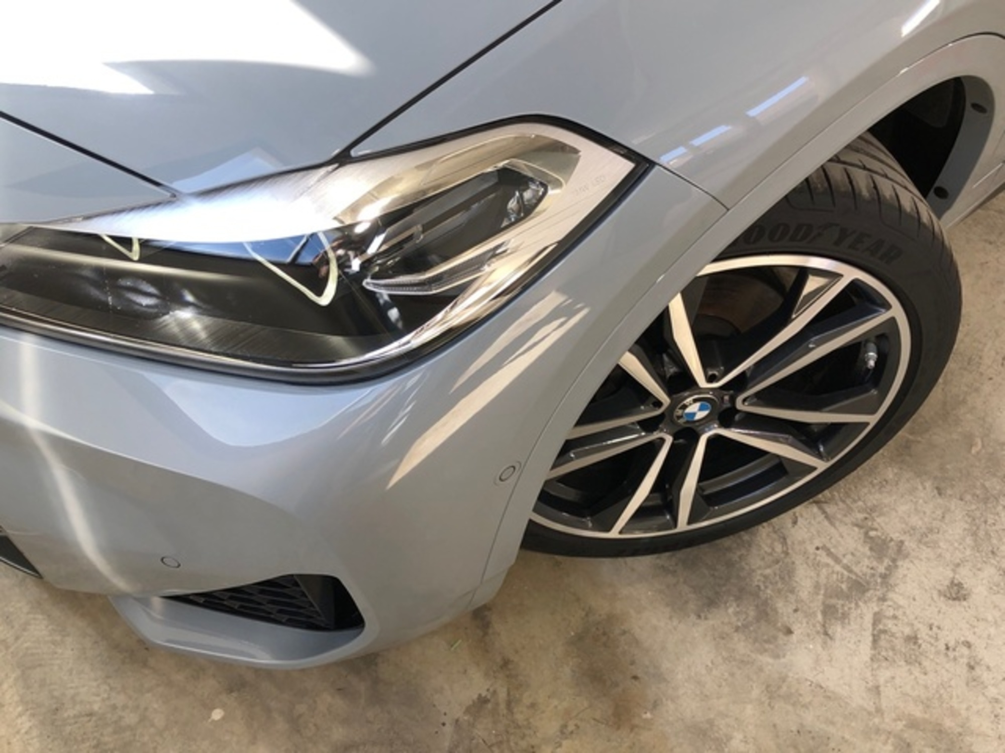 Renting BMW X2 sDrive18i 103 kW (140 CV) 2 5