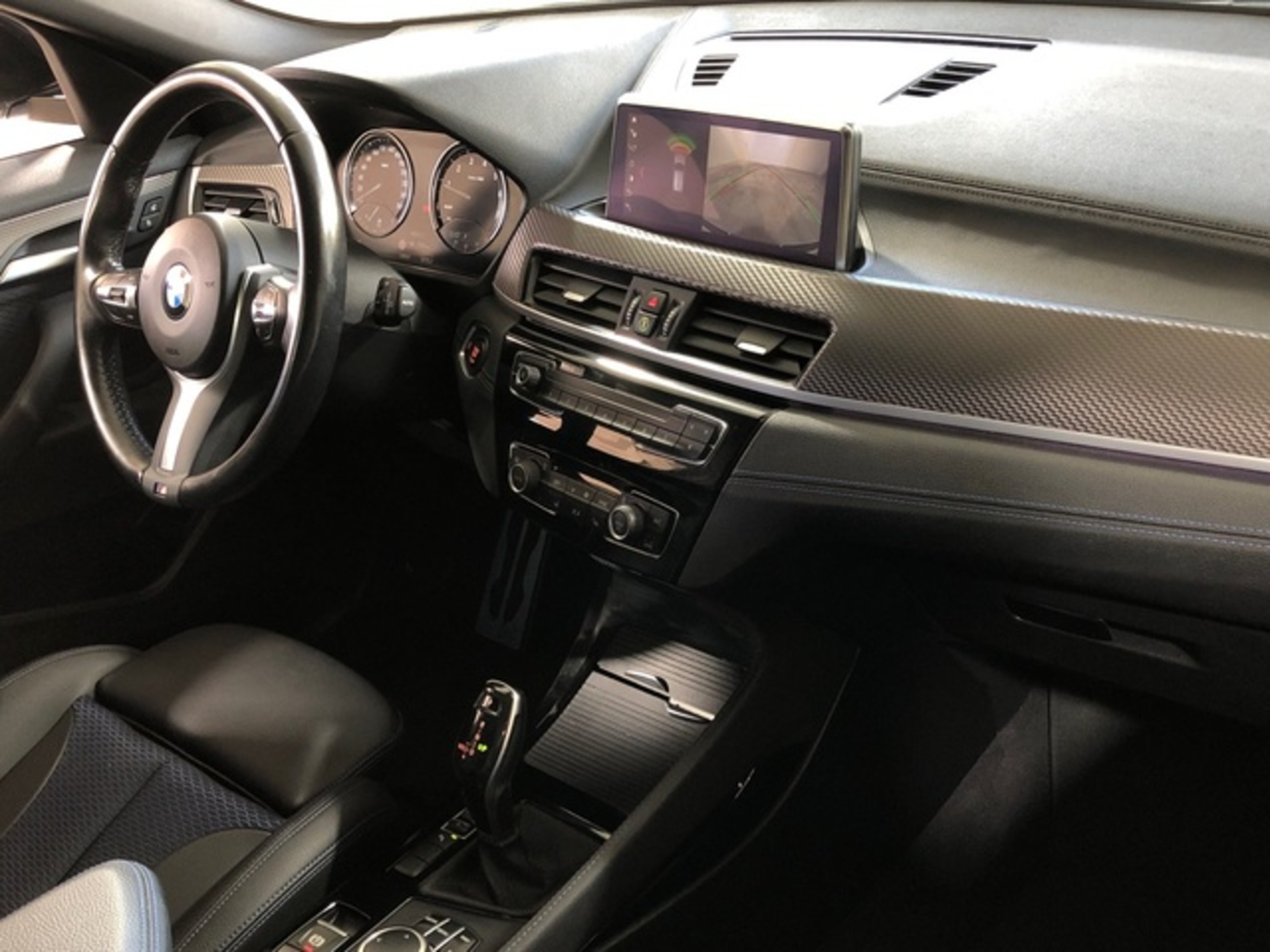 Renting BMW X2 sDrive18i 103 kW (140 CV) 2 5