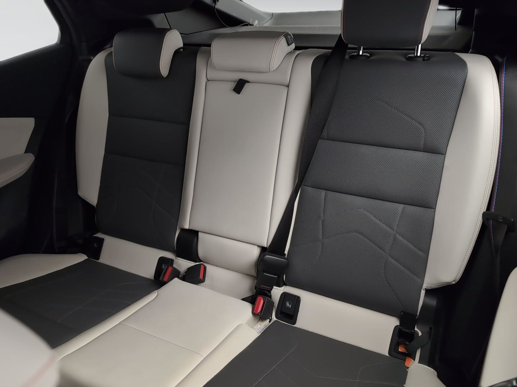 Renting BMW X2 sDrive20d 120 kW (163 CV) 2 14
