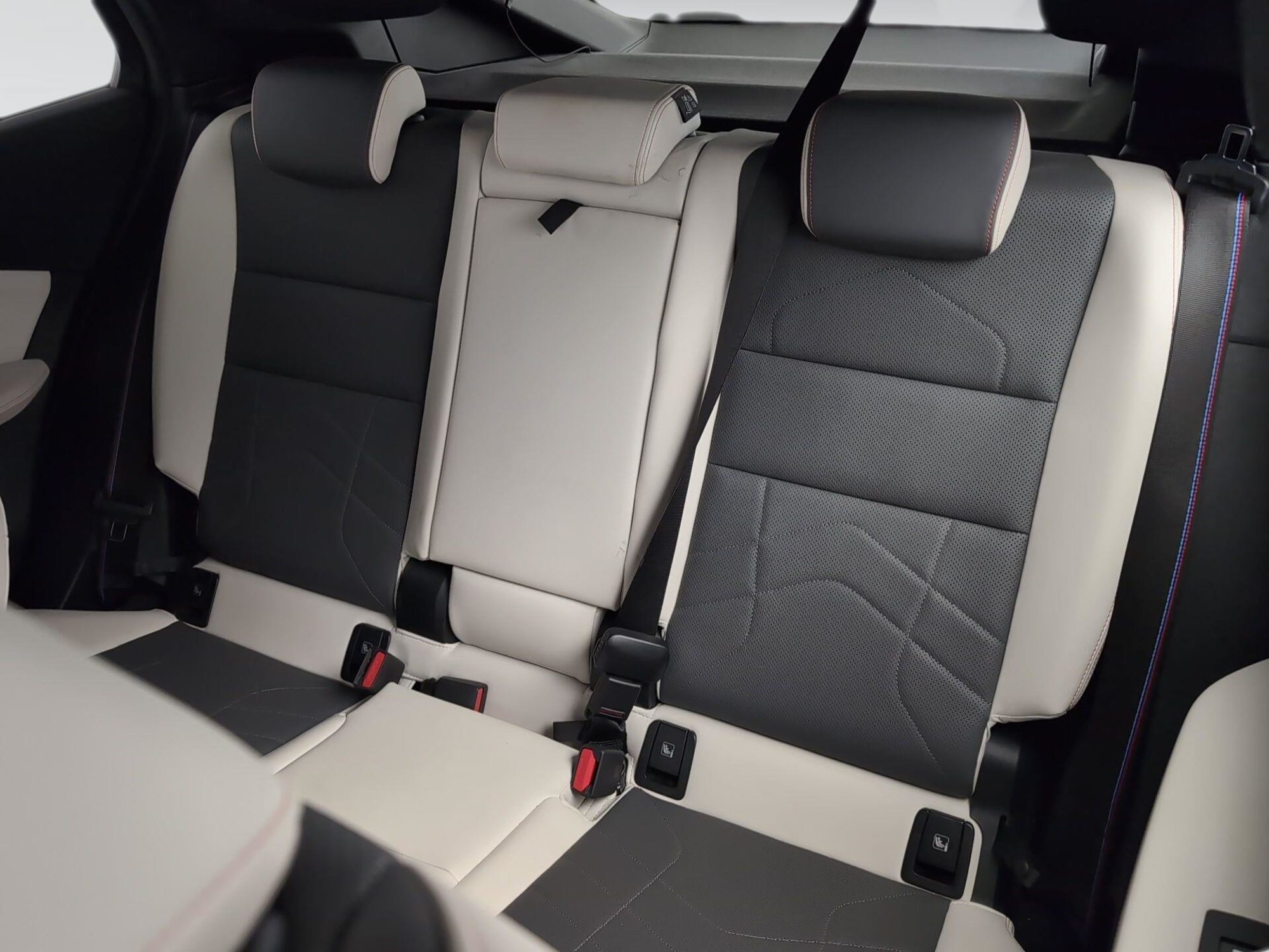 Renting BMW X2 sDrive20d 120 kW (163 CV) 2 18