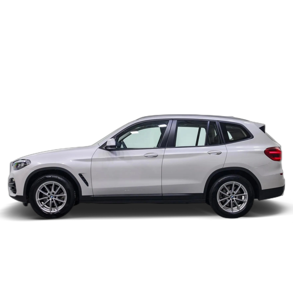 Renting BMW X3 xDrive 20dA