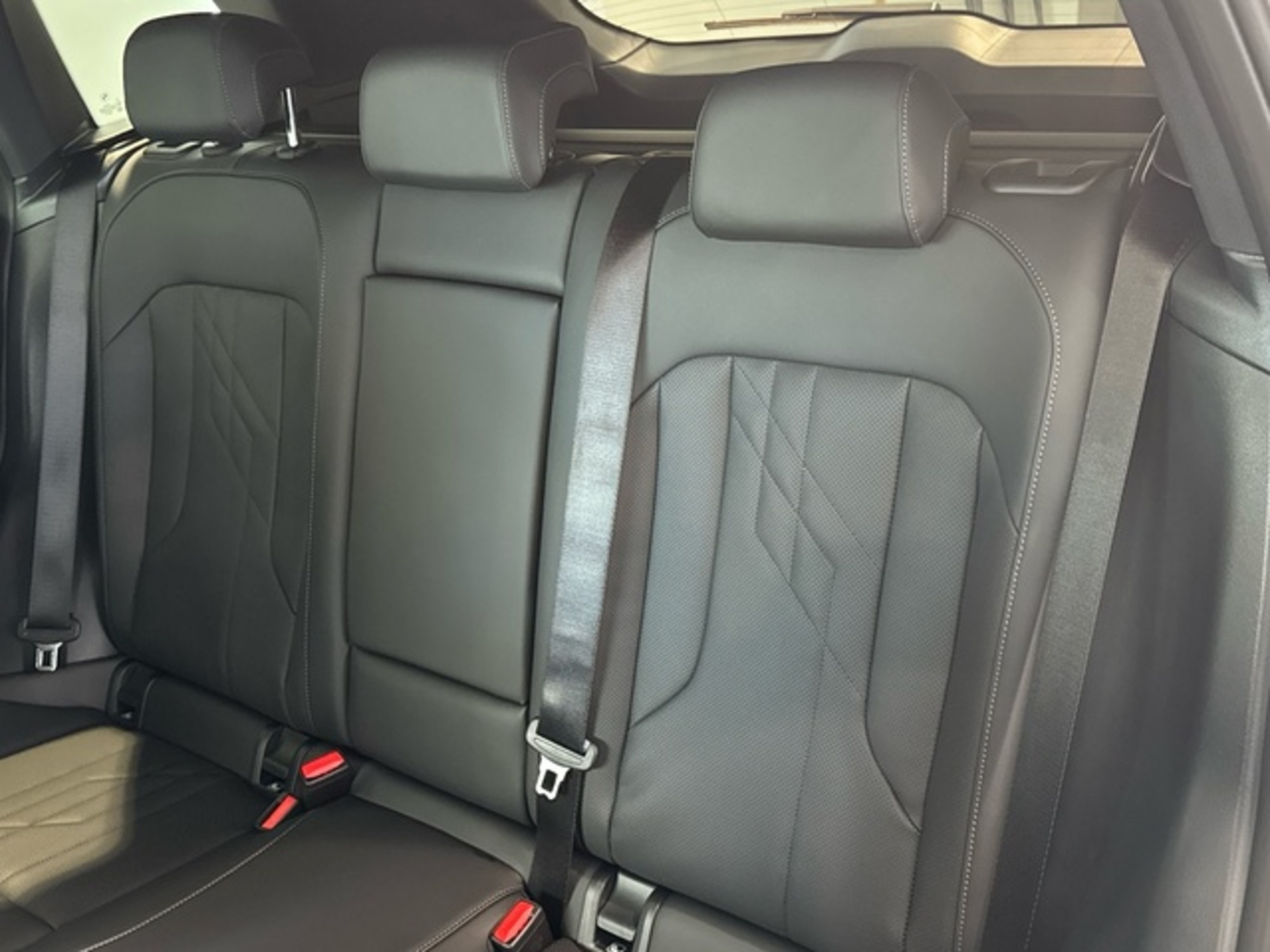 Renting BMW X3 xDrive20d 145 kW (197 CV) 9 15