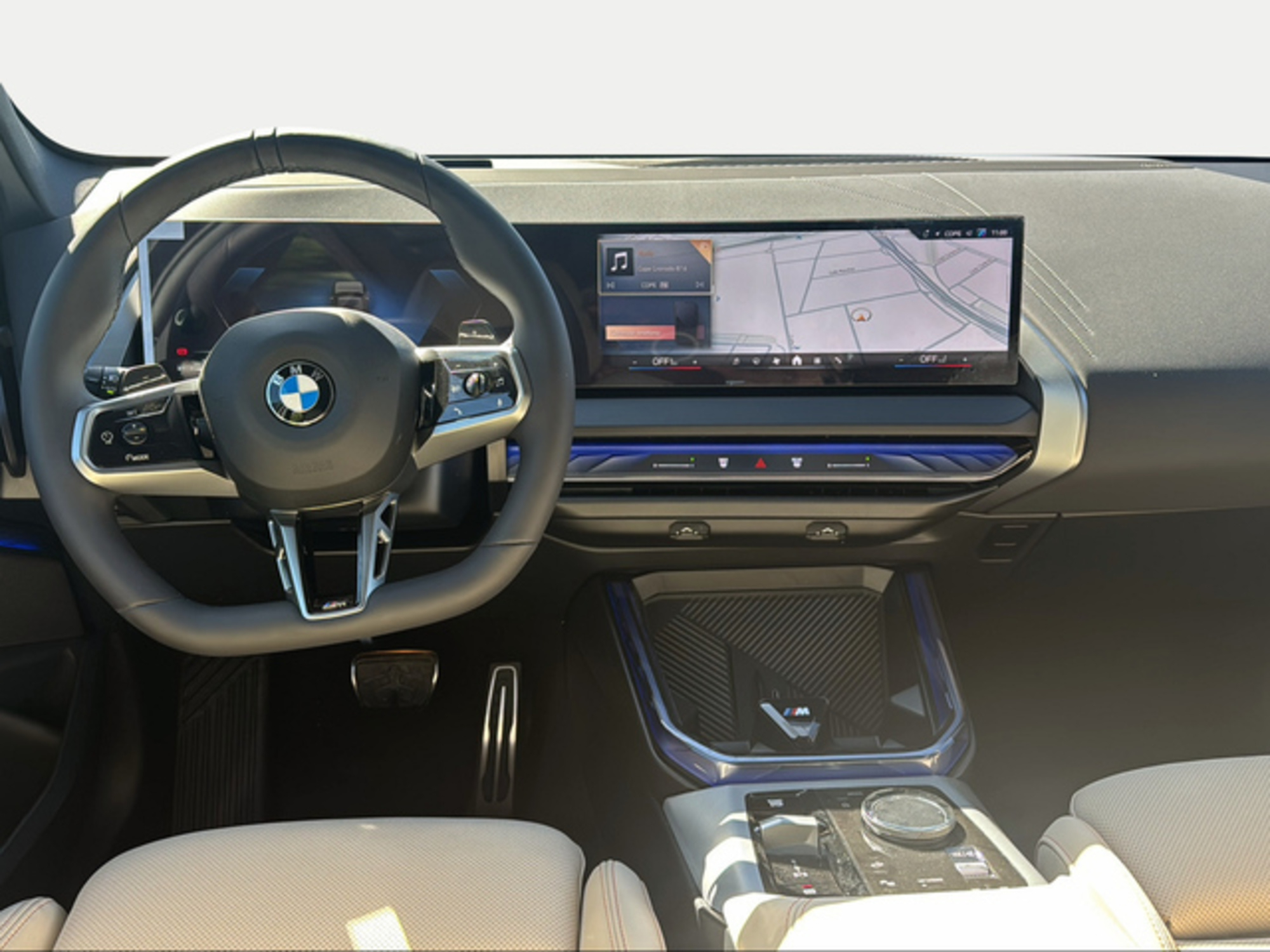 Renting BMW X3 xDrive20d 145 kW (197 CV) 9 19