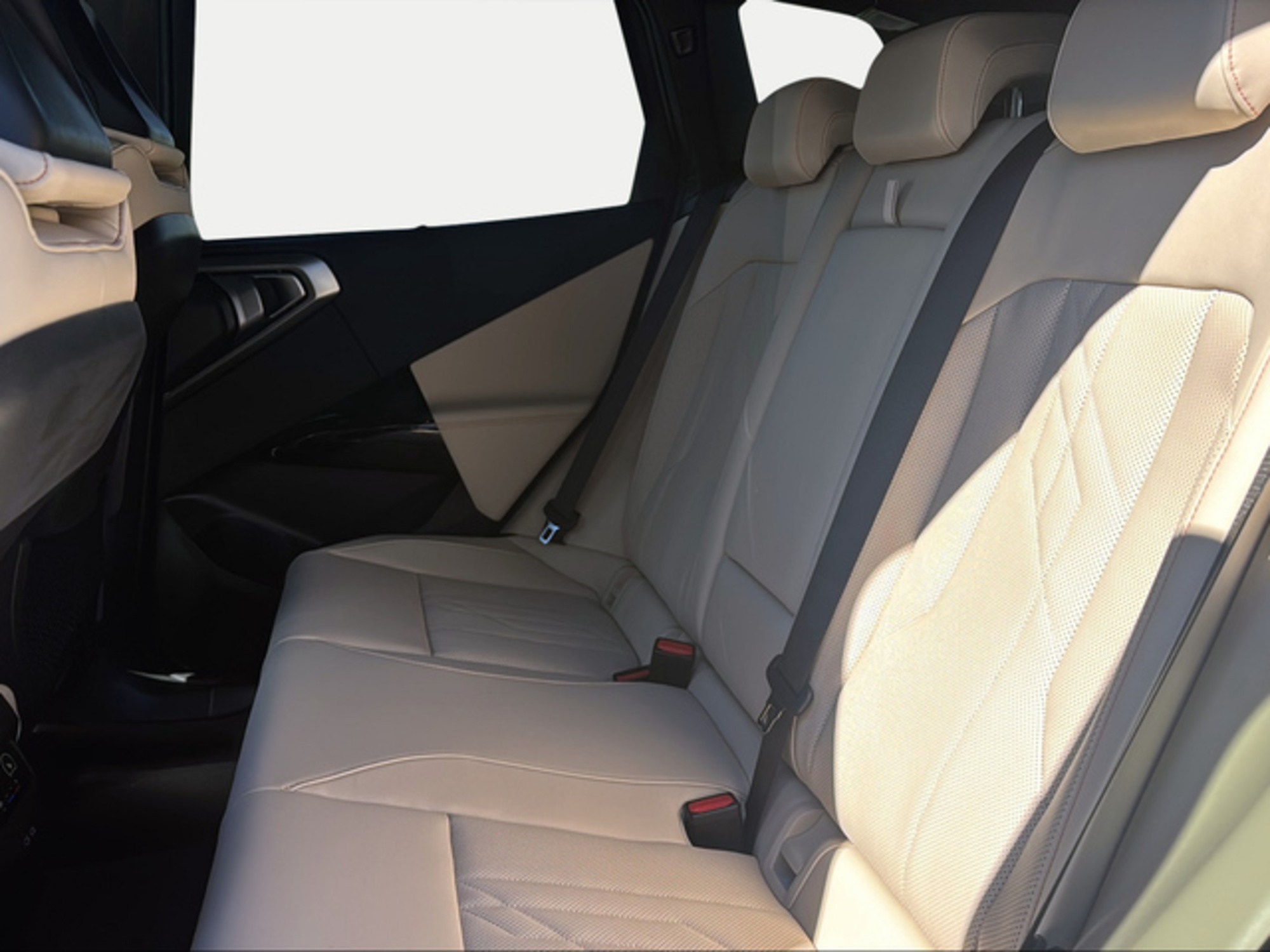 Renting BMW X3 xDrive20d 145 kW (197 CV) 9 19