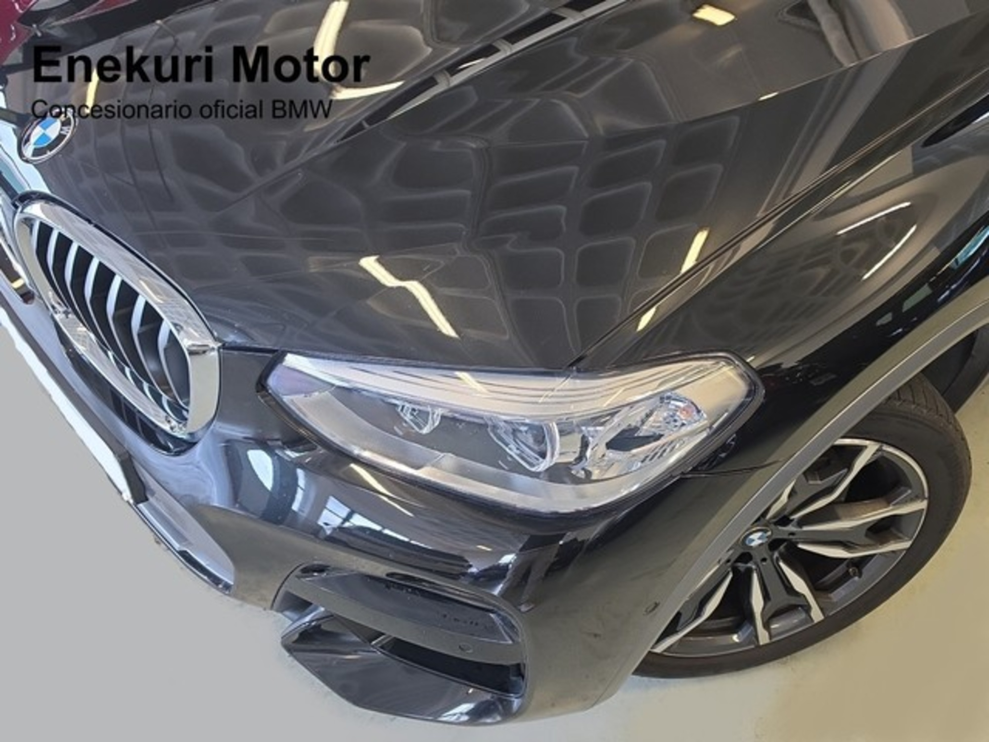 Renting BMW X4 xDrive20d xLine 140 kW (190 CV) 8 1