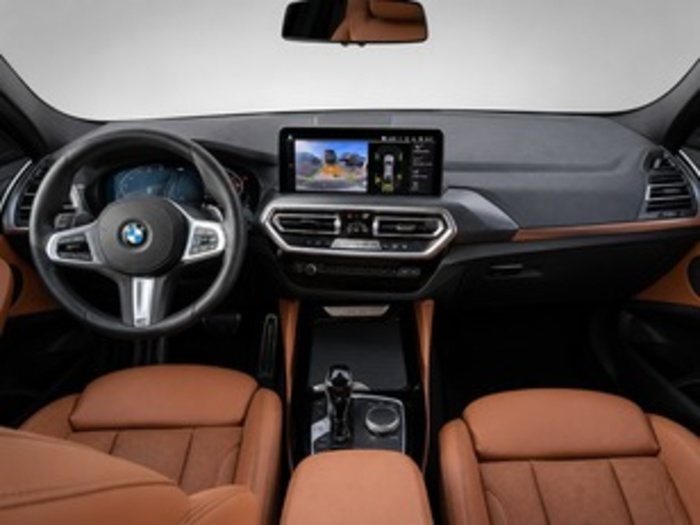 Renting BMW X4 xDrive30d xLine 210 kW (286 CV) 5