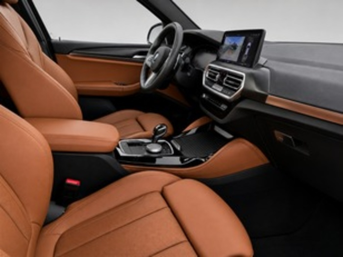 Renting BMW X4 xDrive30d xLine 210 kW (286 CV) 5