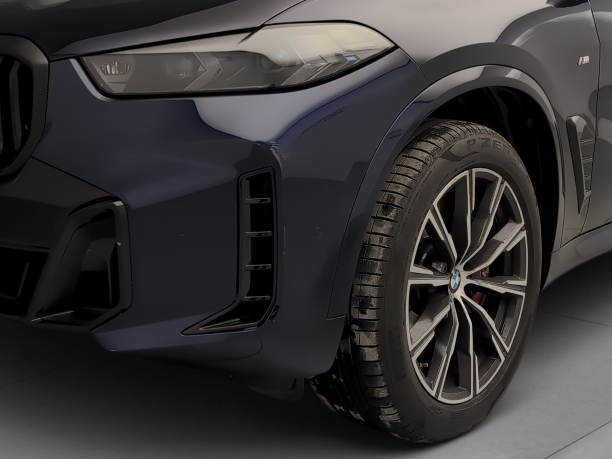 Renting BMW X5 xDrive30d xLine 219 kW (298 CV) 2 3