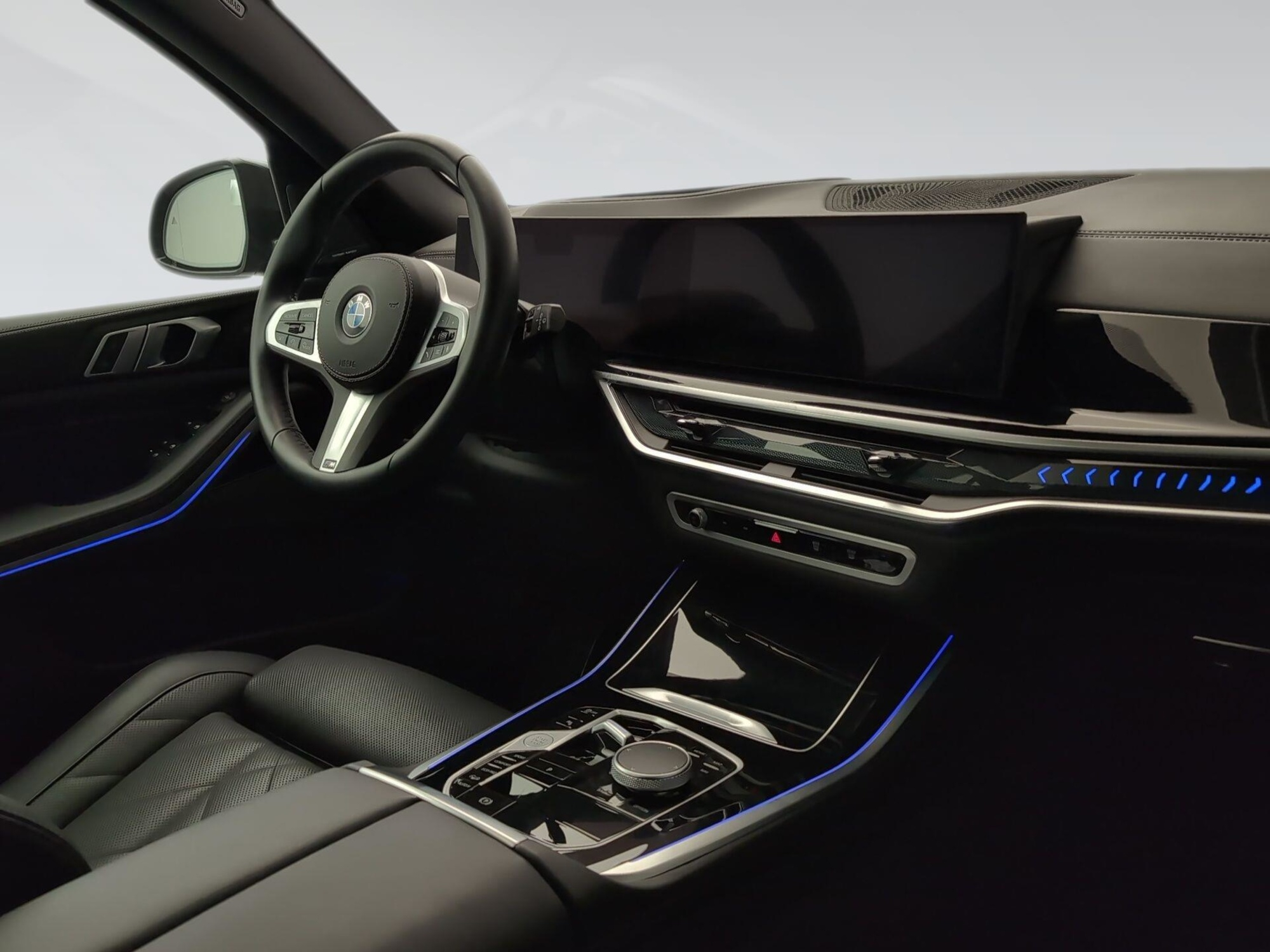Renting BMW X5 xDrive30d xLine 219 kW (298 CV) 2 3