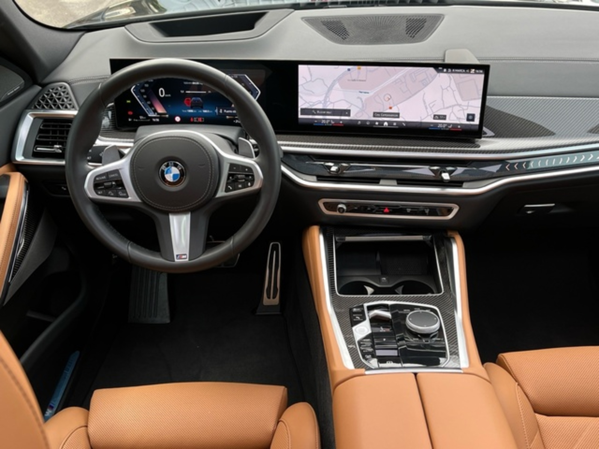 Renting BMW X6 xDrive30d M Sport 210 kW (286 CV) 1 2