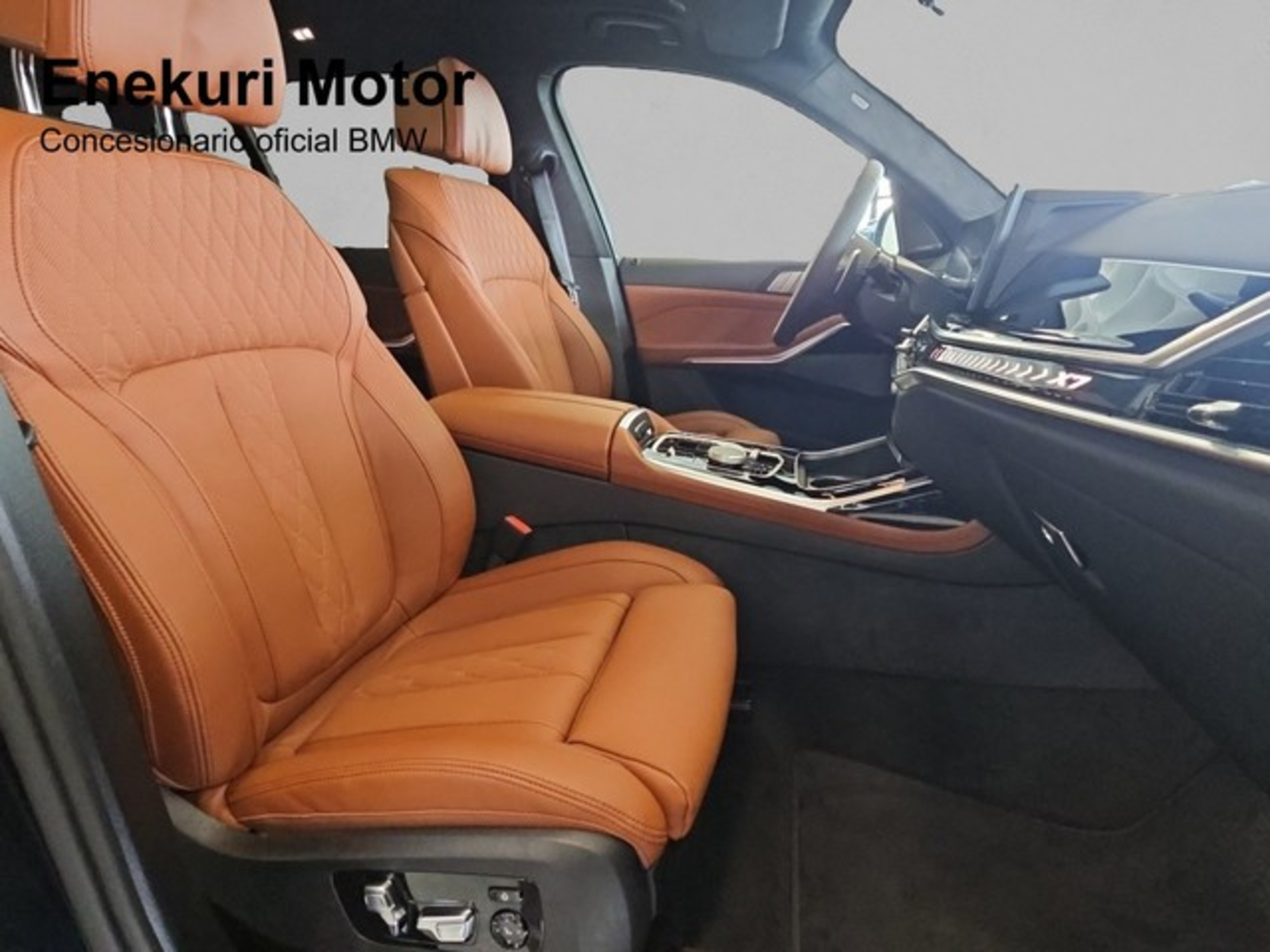 Renting BMW X7 xDrive40d 259 kW (352 CV) 4 4