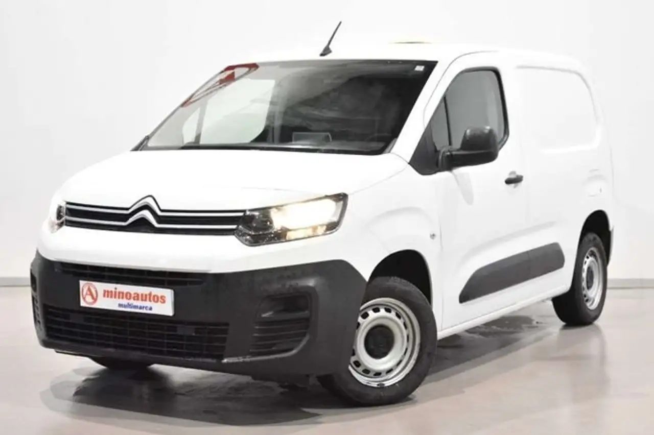 Renting Peugeot Partner FURGÓN TALLA M 1.5 BLUEHDI 100 CV CONTROL Blanco