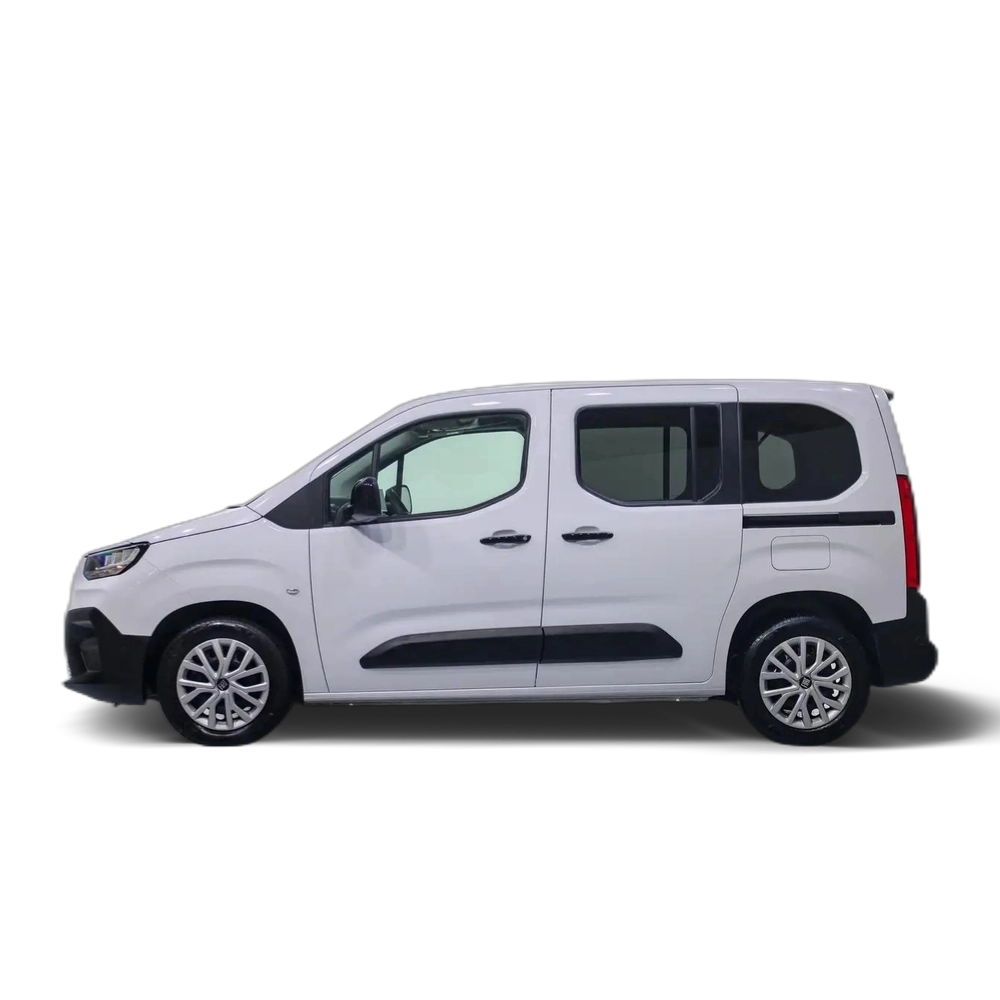 Renting Fiat Doblo 1.5 Talla M 75KW Blanco 2