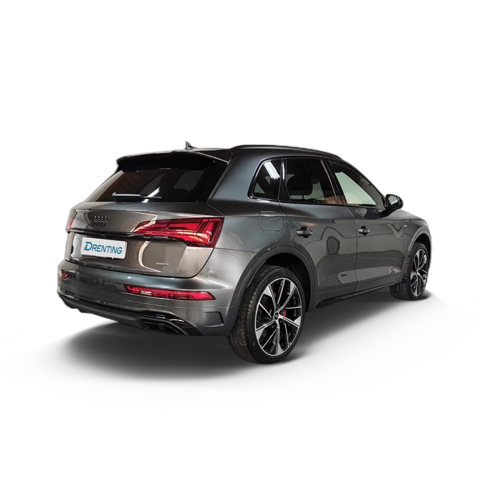 Renting Audi Q5 40 TDI quattro-ultra Black line S tronic 150kW Gris 1